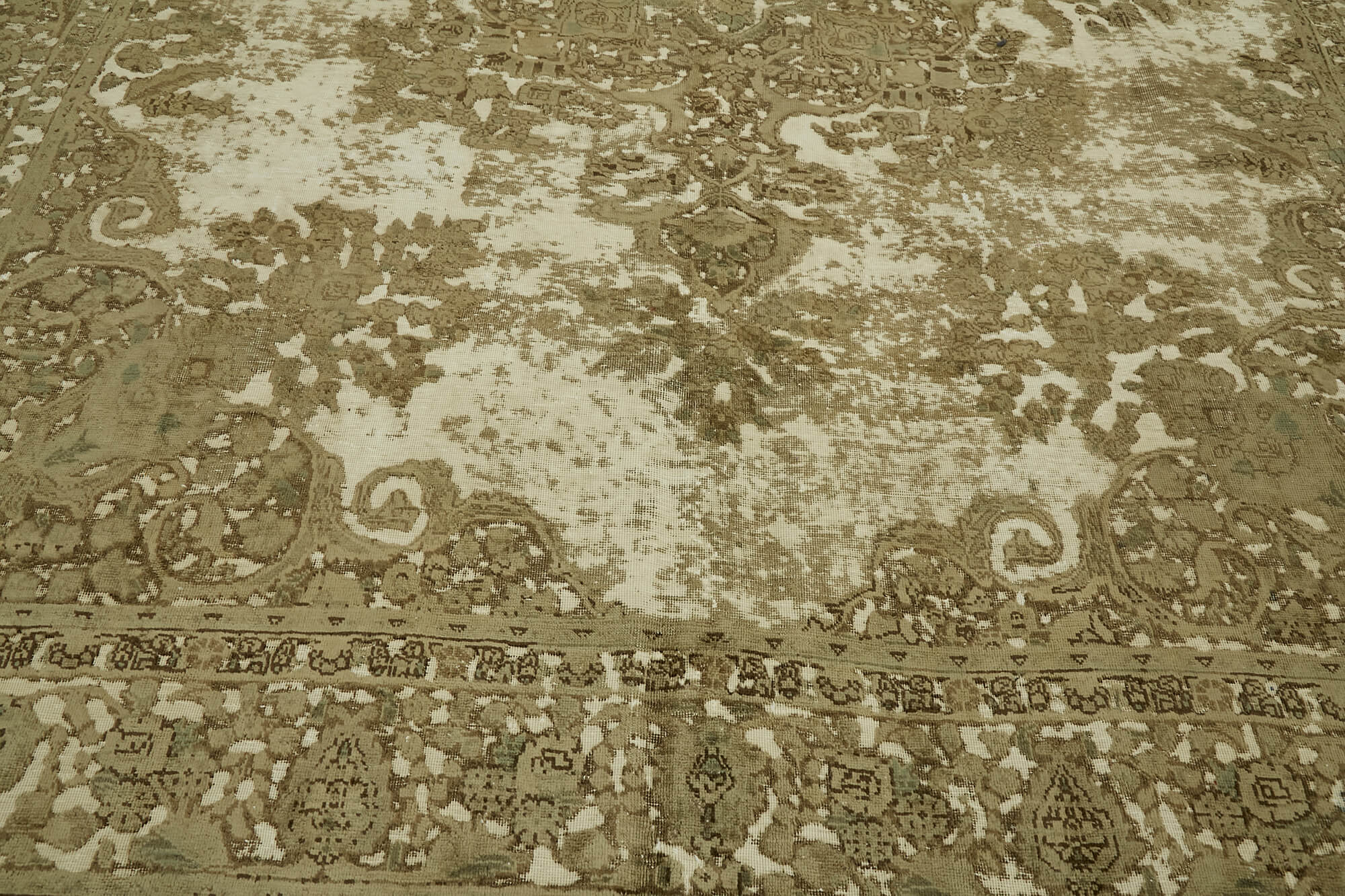 Parchment Persian — 2.90 x 3.64