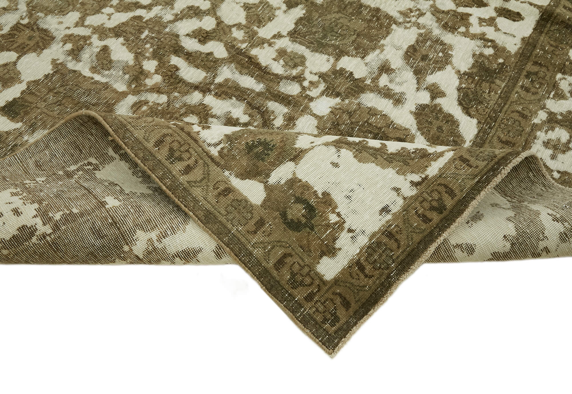 Ivory Persian — 2.86 x 3.90