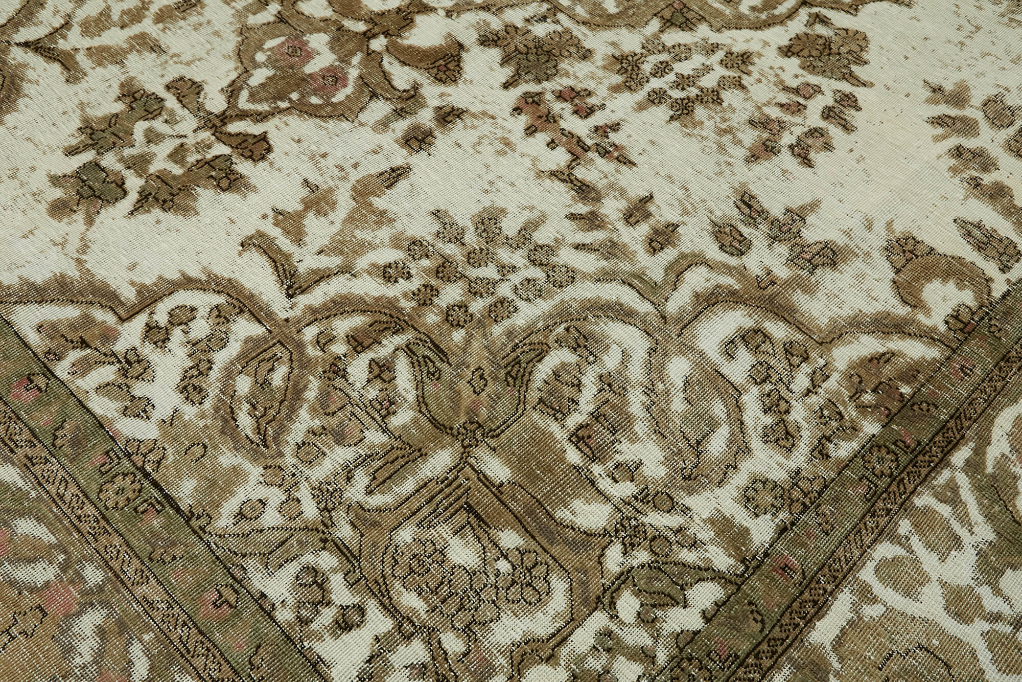 Beige Persian Handmade — 2.84 x 3.83