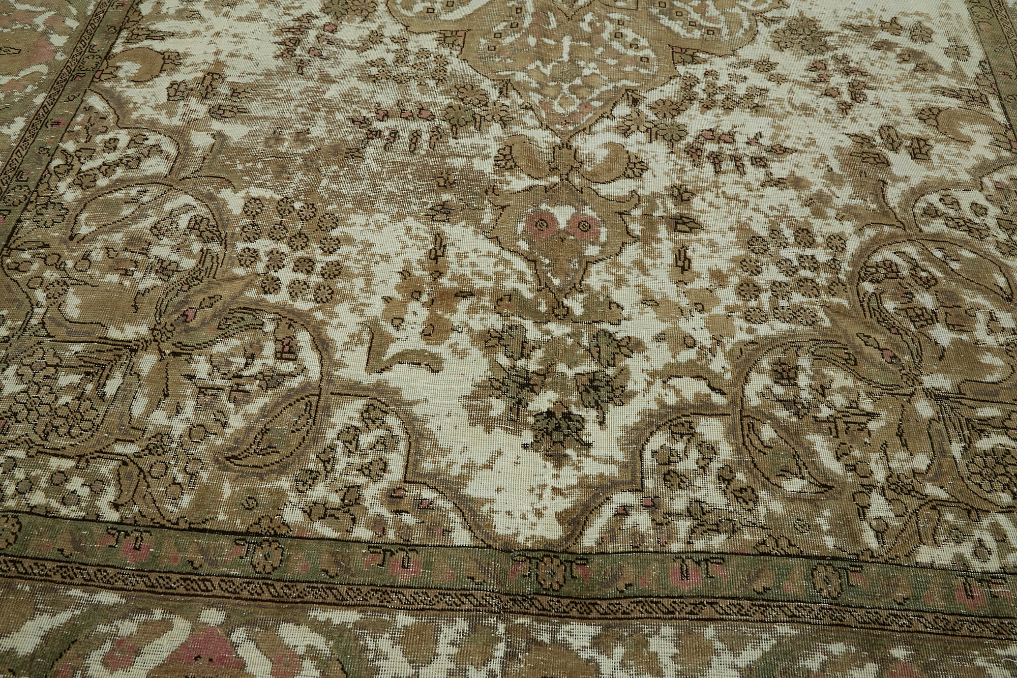 Beige Persian Handmade — 2.84 x 3.83