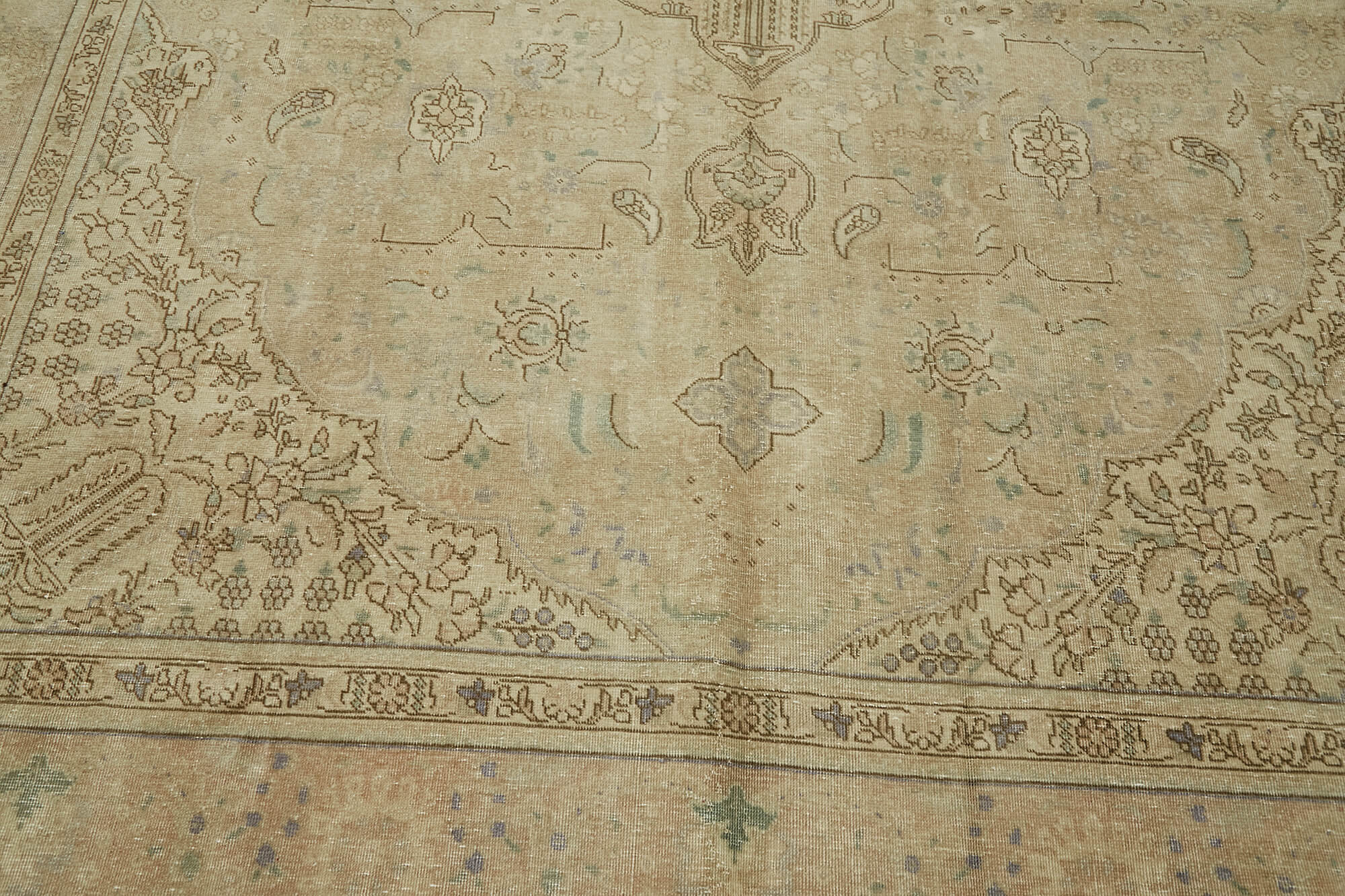 Beige Persian Handmade — 2.52 x 3.45