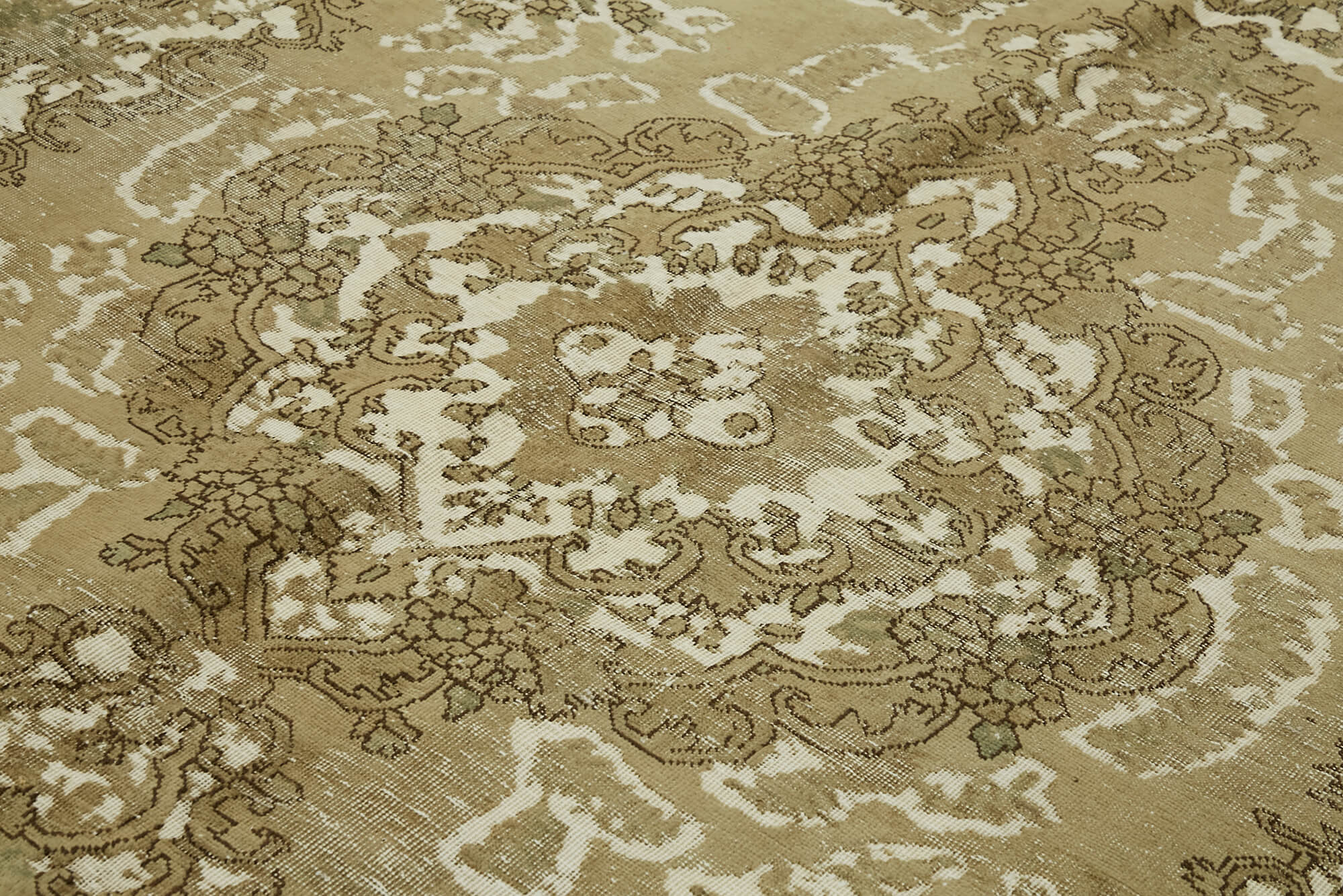 Ivory Persian — 2.85 x 3.55