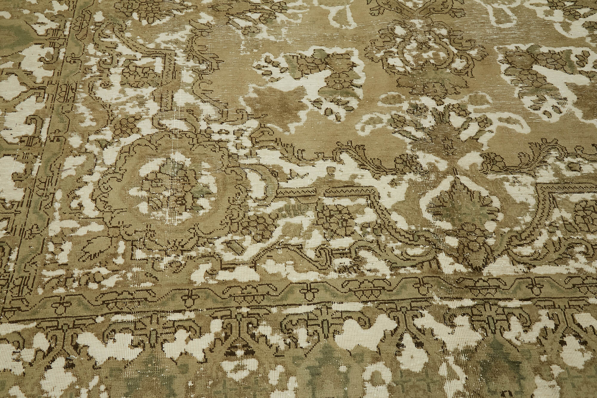 Ivory Persian — 2.85 x 3.55