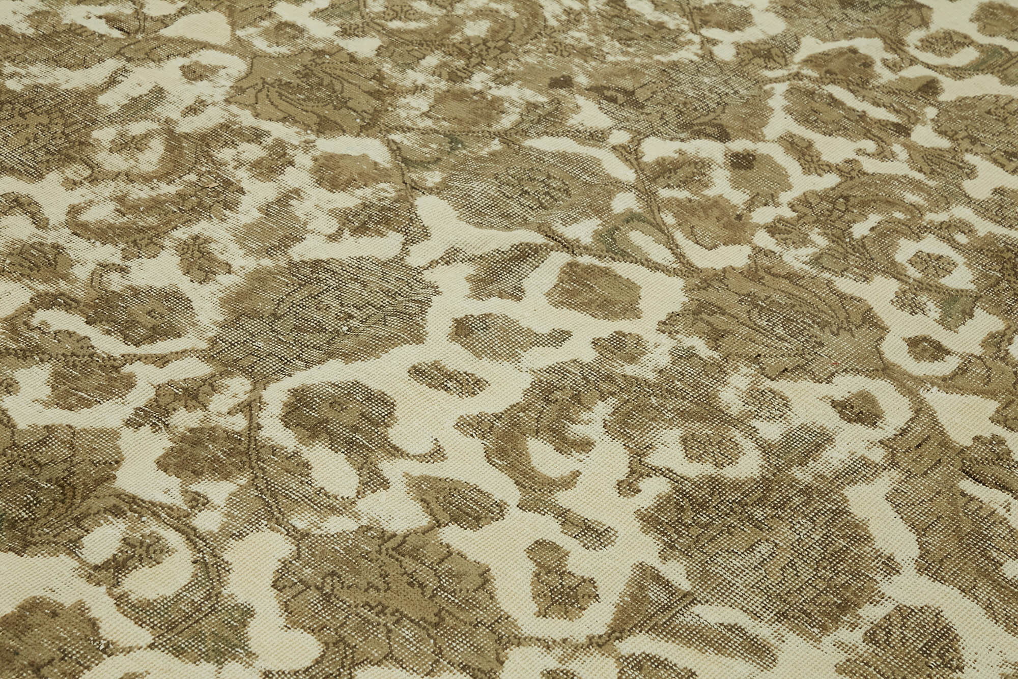 Champagne Persian — 2.98 x 3.98