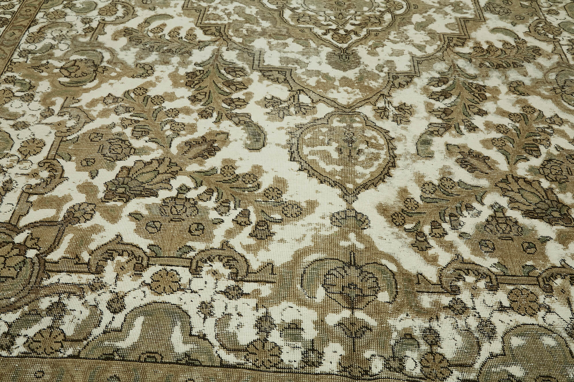 Persian Handmade — 2.90 x 3.98