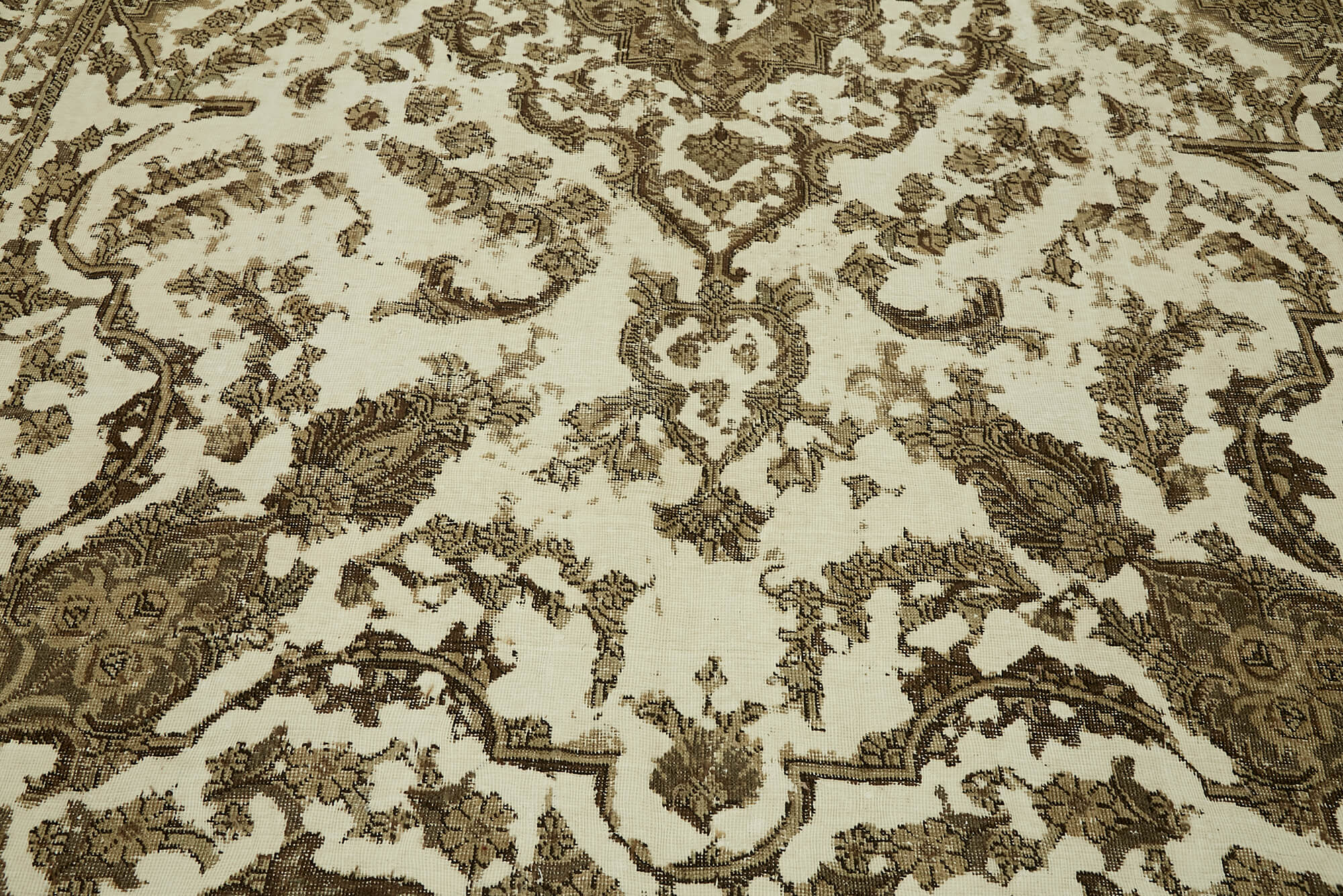 Persian Handmade — 2.60 x 3.75