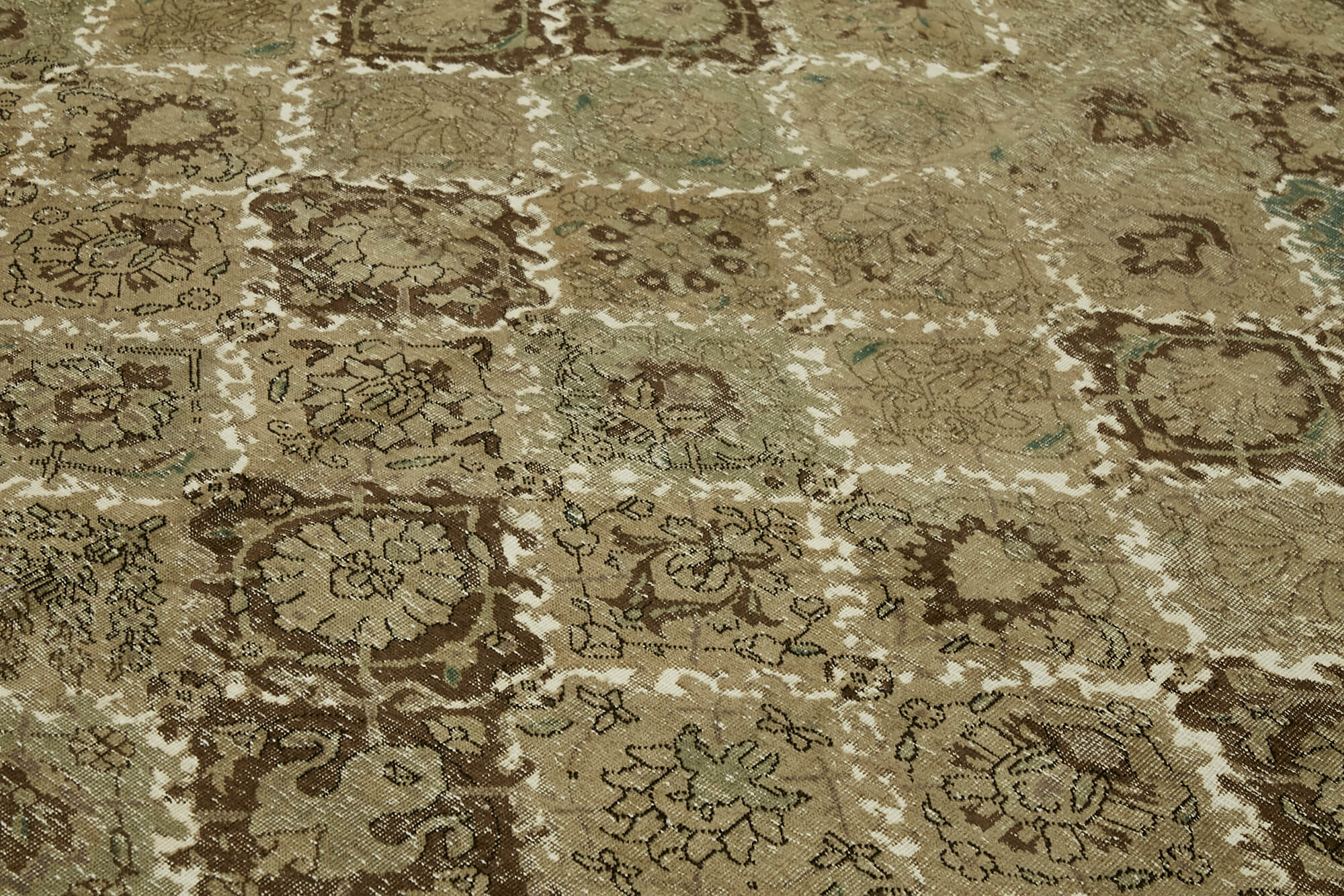 Pearl Persian — 3.00 x 3.98