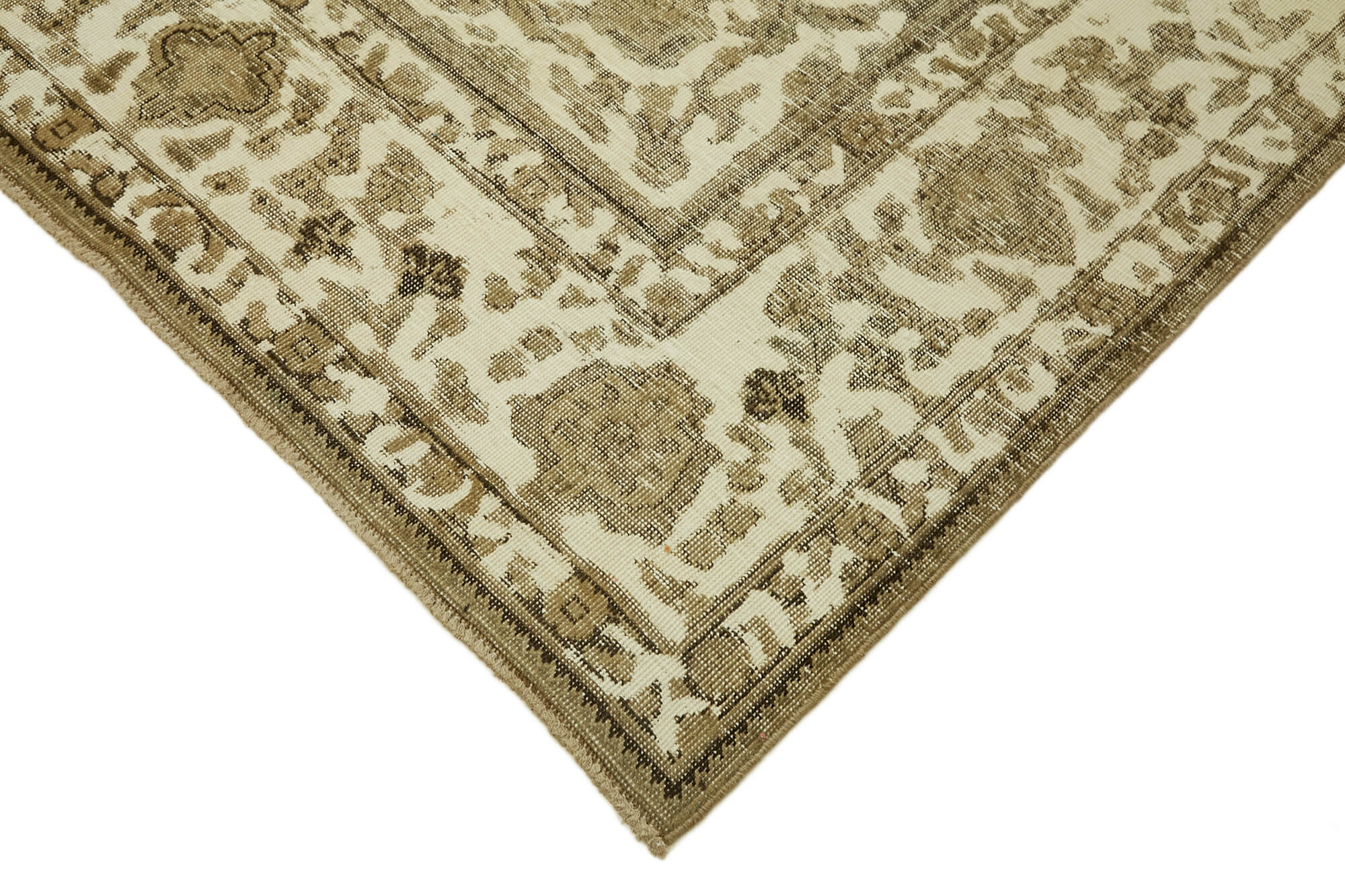 Alabaster Persian — 2.86 x 3.74