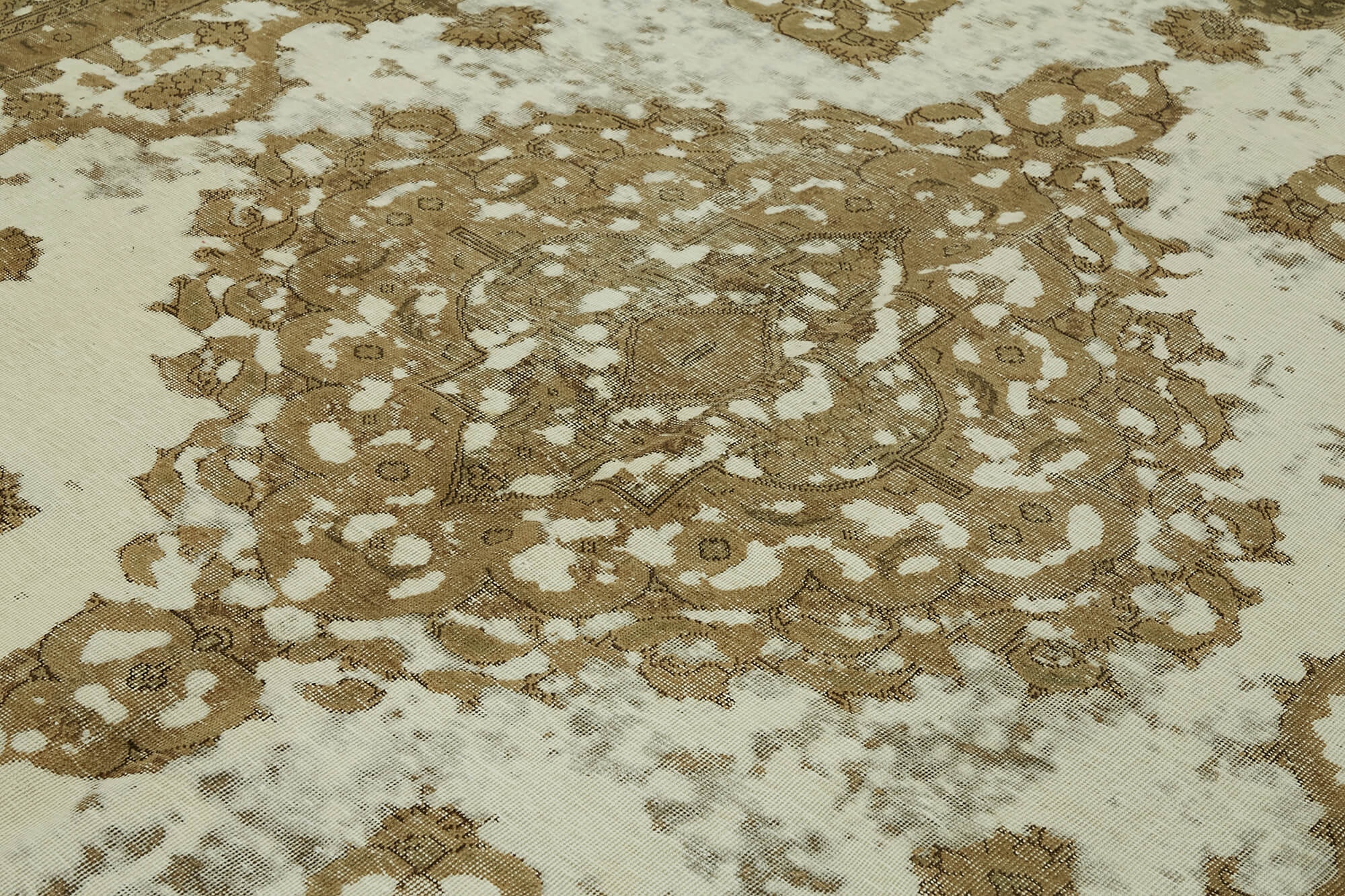 Bisque Persian — 2.90 x 3.65