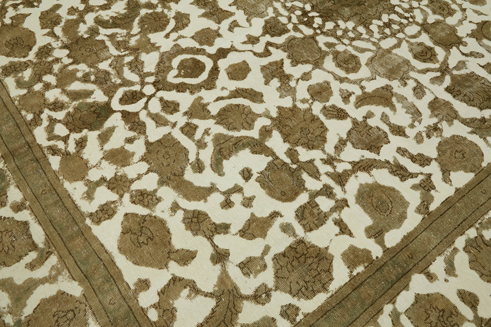 Sand Persian — 2.75 x 3.67