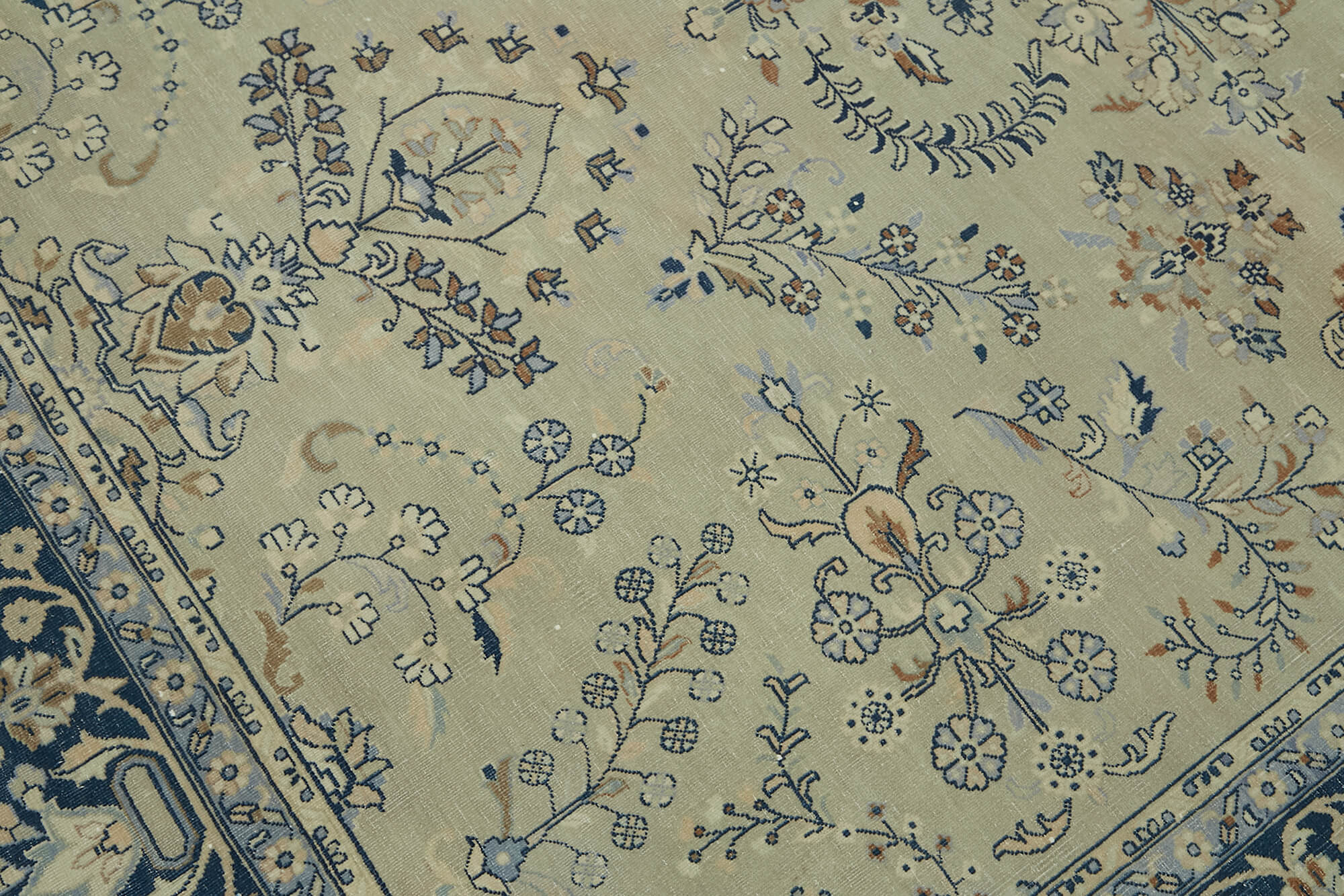 Beige Persian Handmade — 1.97 x 2.52