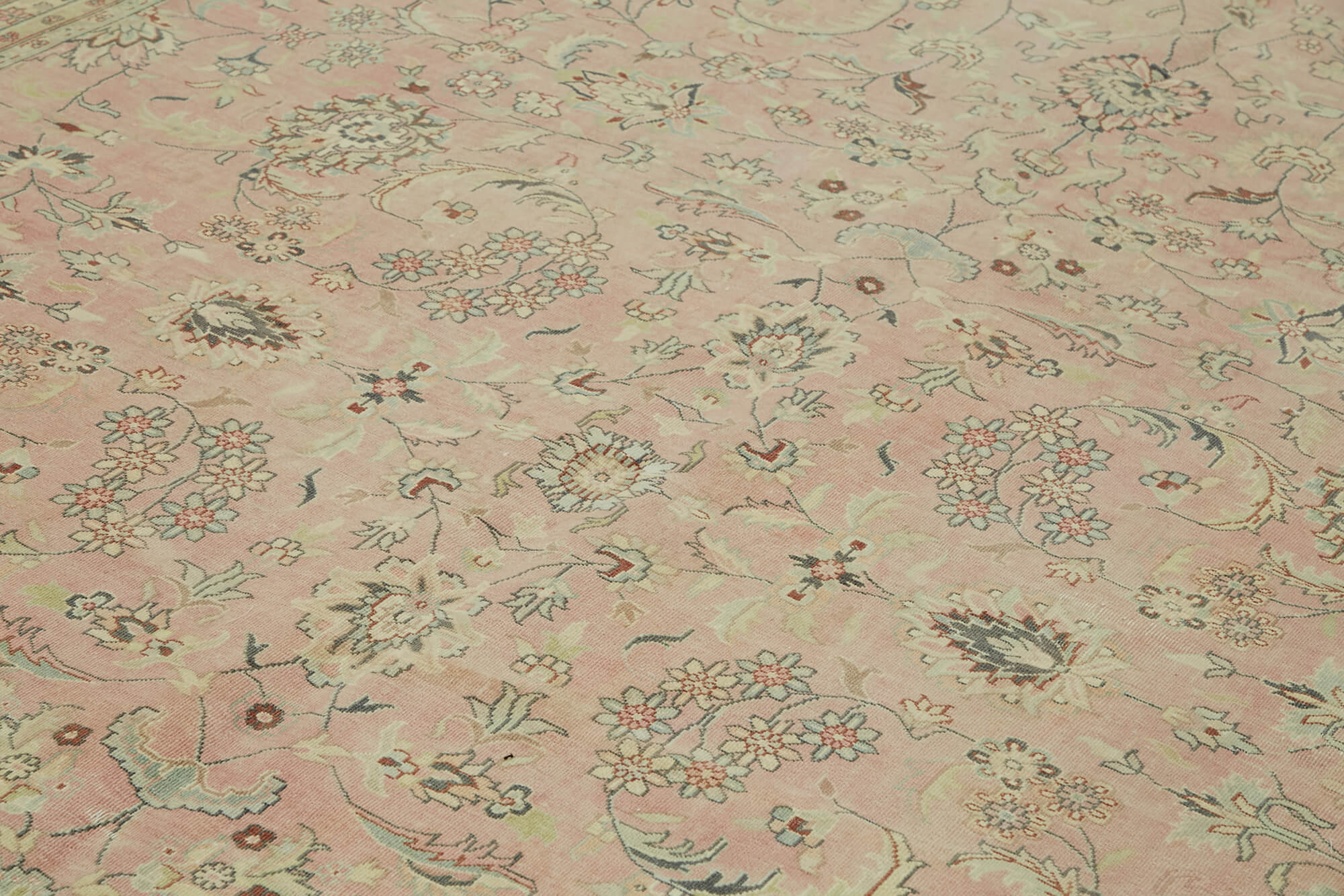 Beige Persian Handmade — 2.72 x 3.95