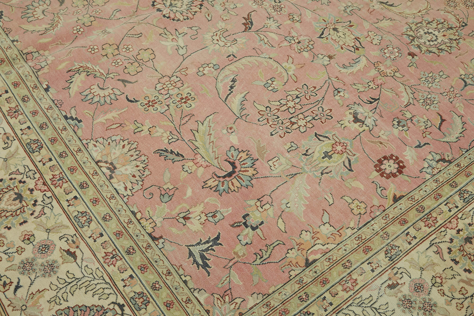 Beige Persian Handmade — 2.72 x 3.95