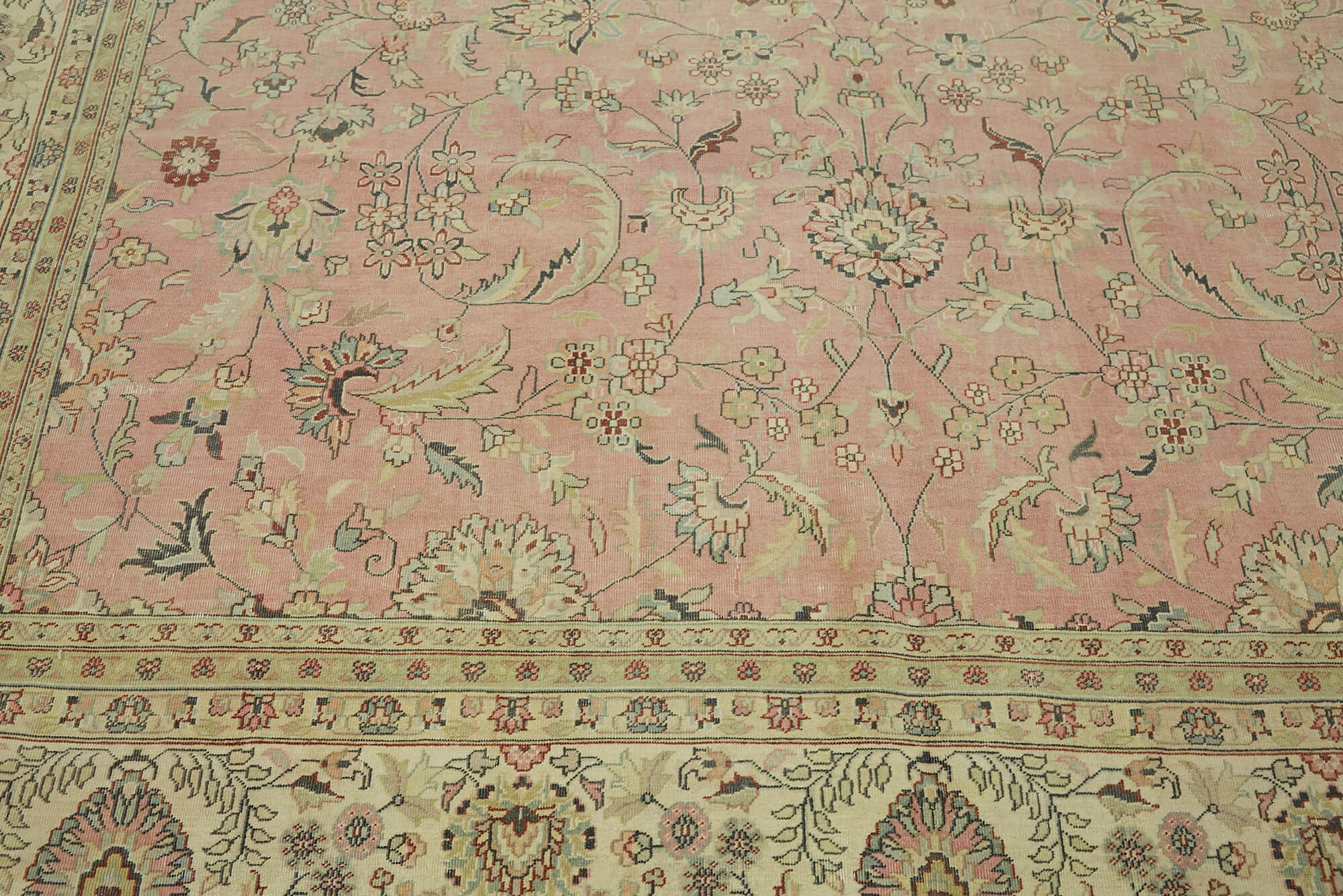 Beige Persian Handmade — 2.72 x 3.95