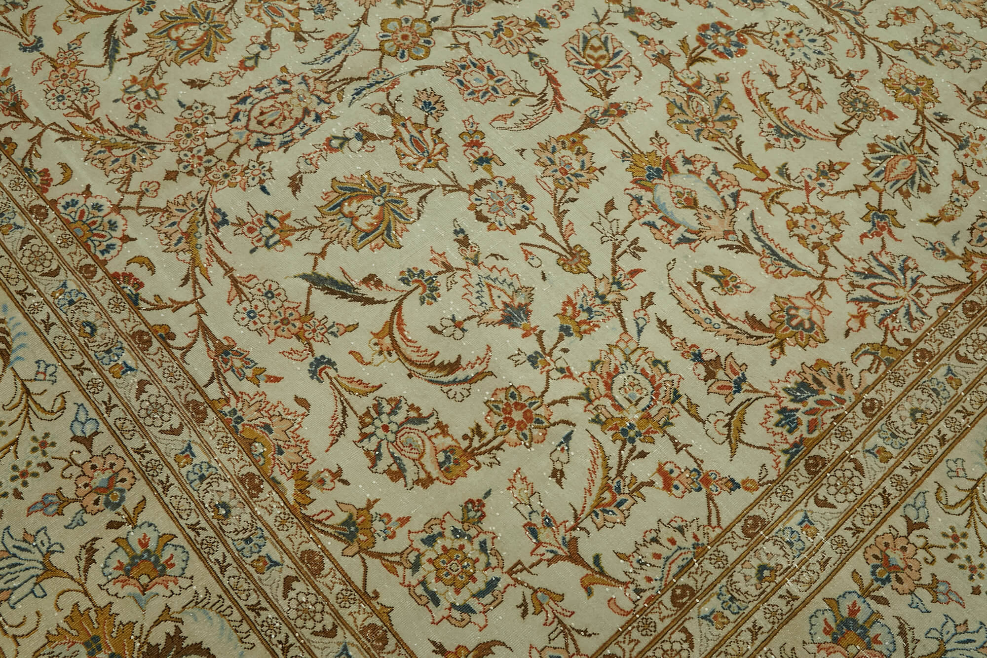 Beige Persian Handmade — 2.65 x 3.52