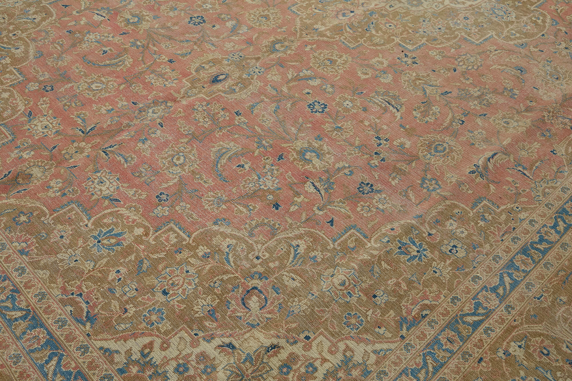 Bisque Persian — 3.04 x 4.91