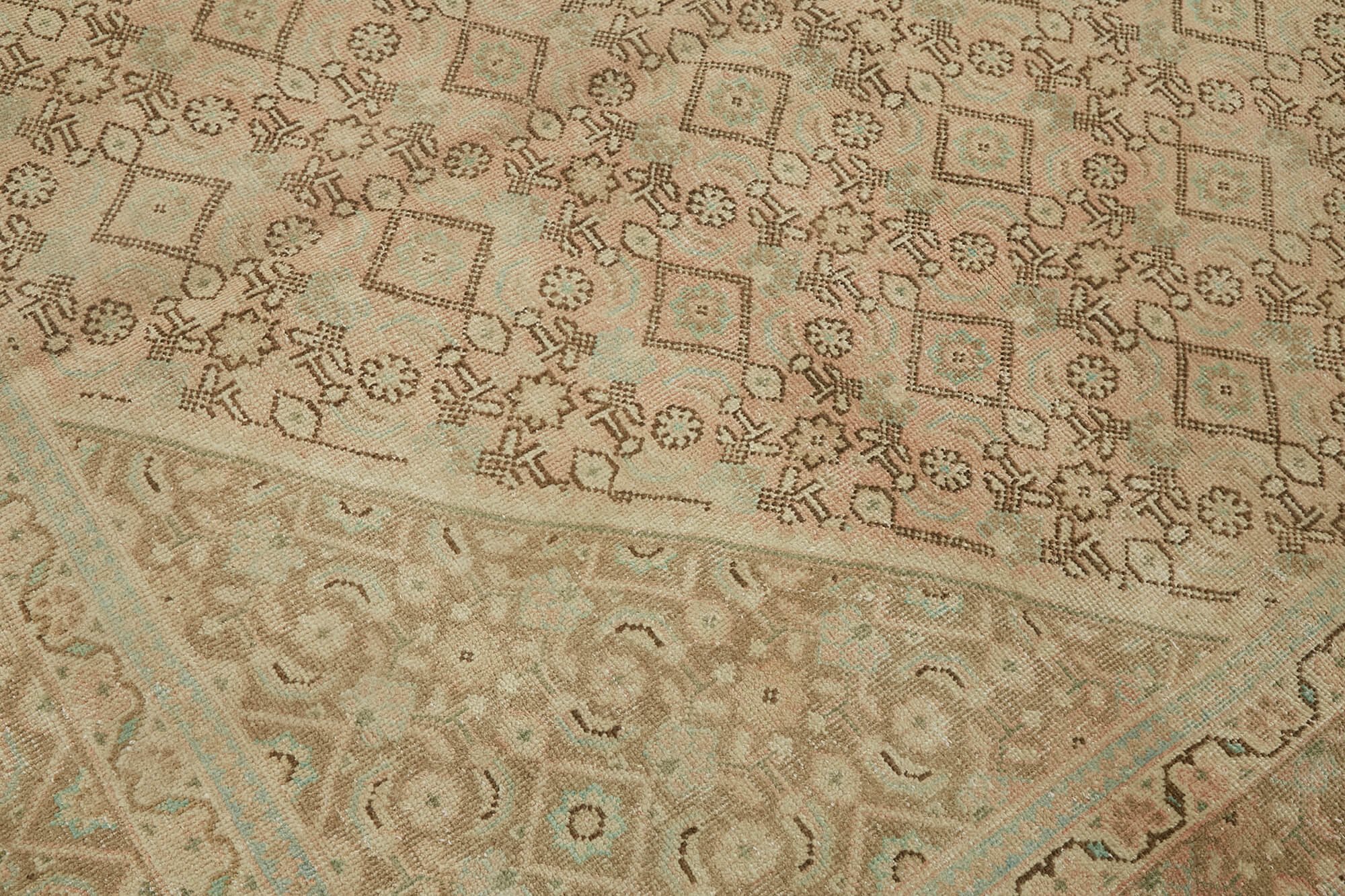 Ivory Persian — 2.90 x 4.00