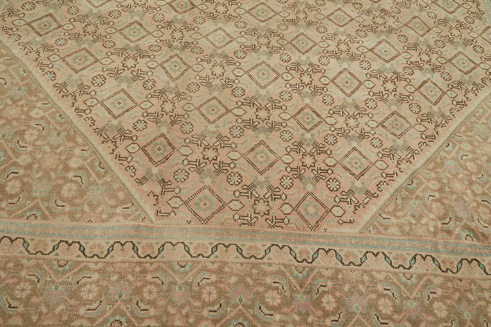 Ivory Persian — 2.90 x 4.00
