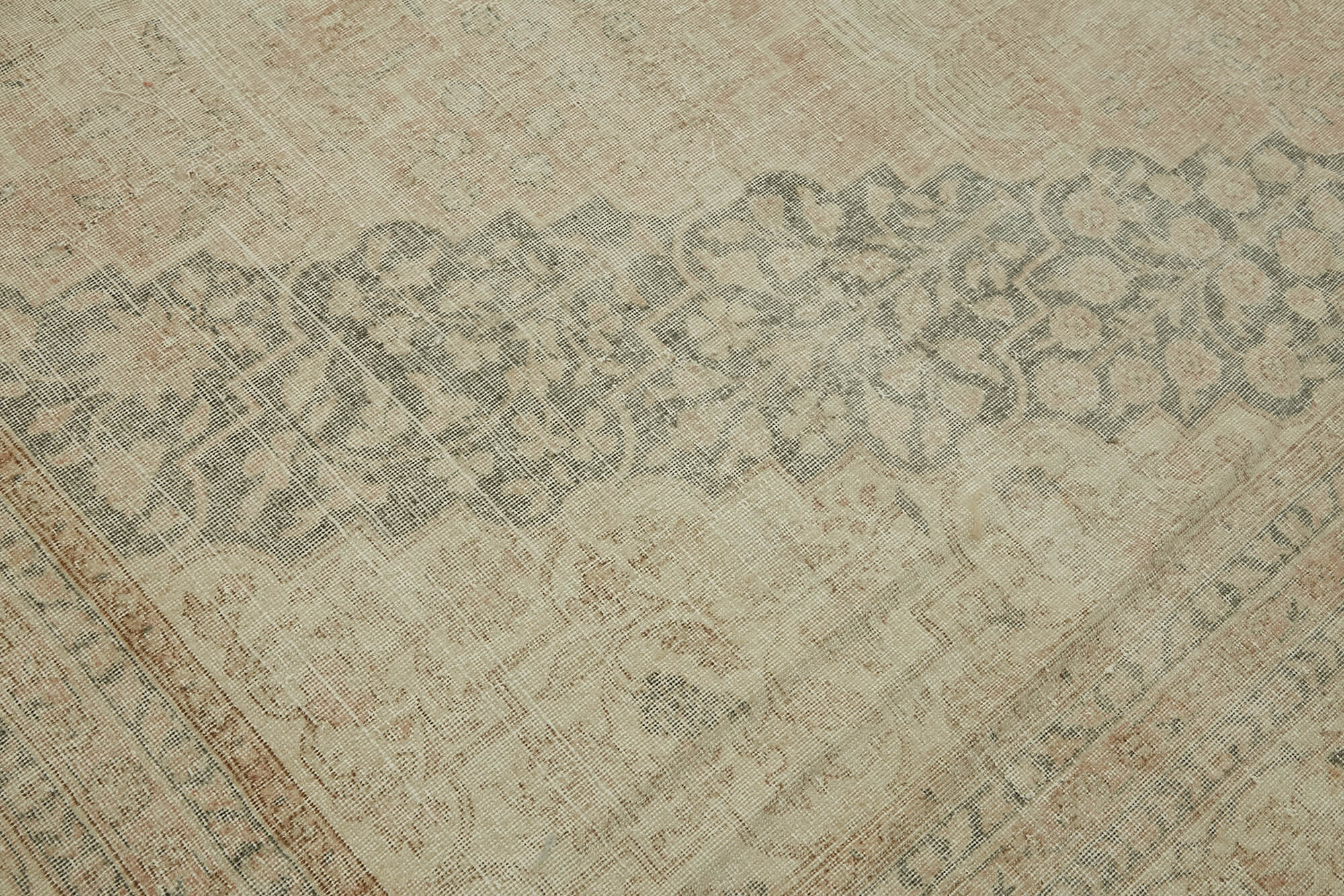 Champagne Persian — 3.01 x 3.93