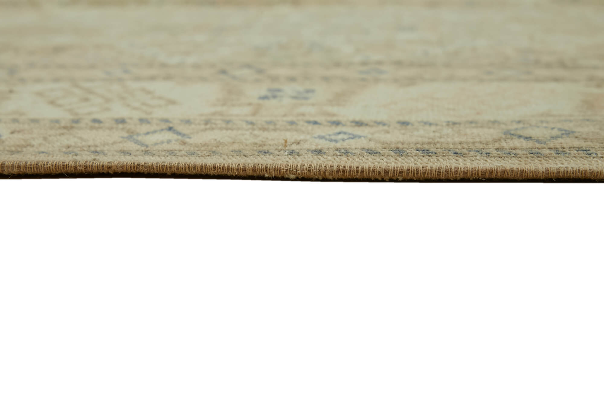 Bisque Persian — 3.20 x 4.36
