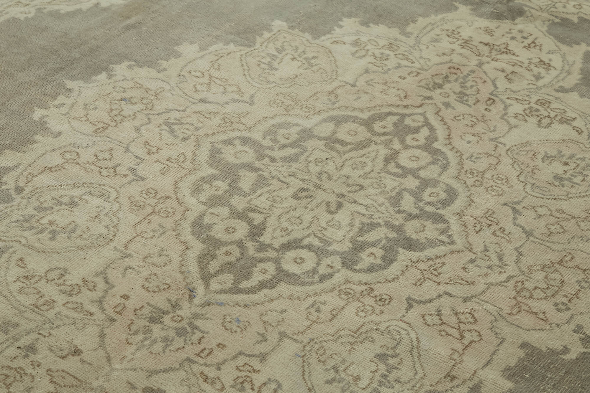Wheat Persian — 2.58 x 4.03