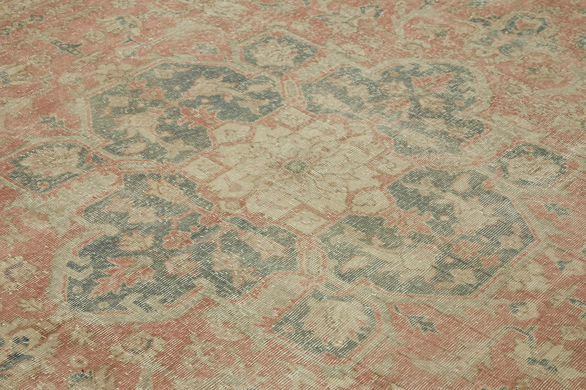 Ivory Persian — 2.67 x 3.90