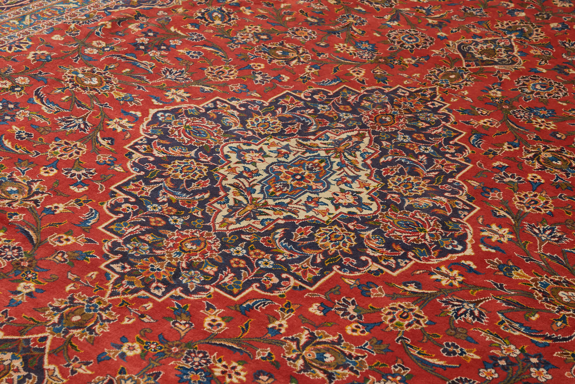 Ivory Persian — 3.05 x 4.28