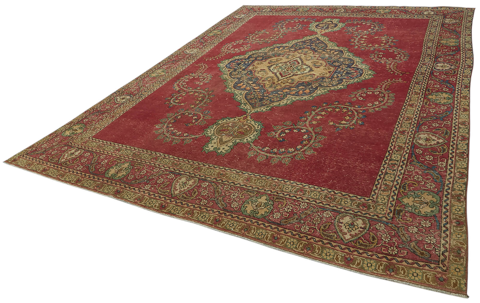 Pearl Persian — 2.87 x 3.82