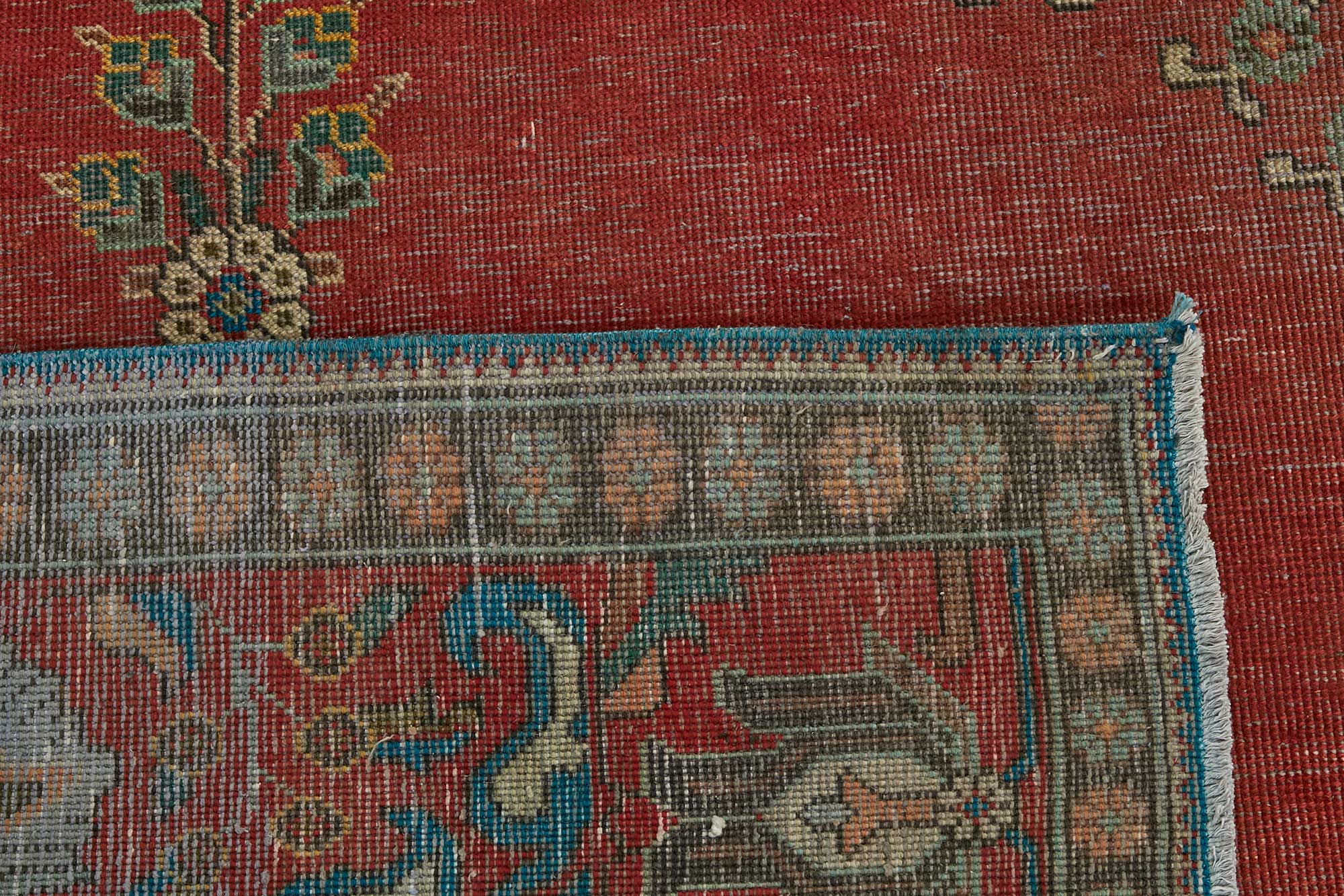 Carmine Persian — 2.91 x 3.84