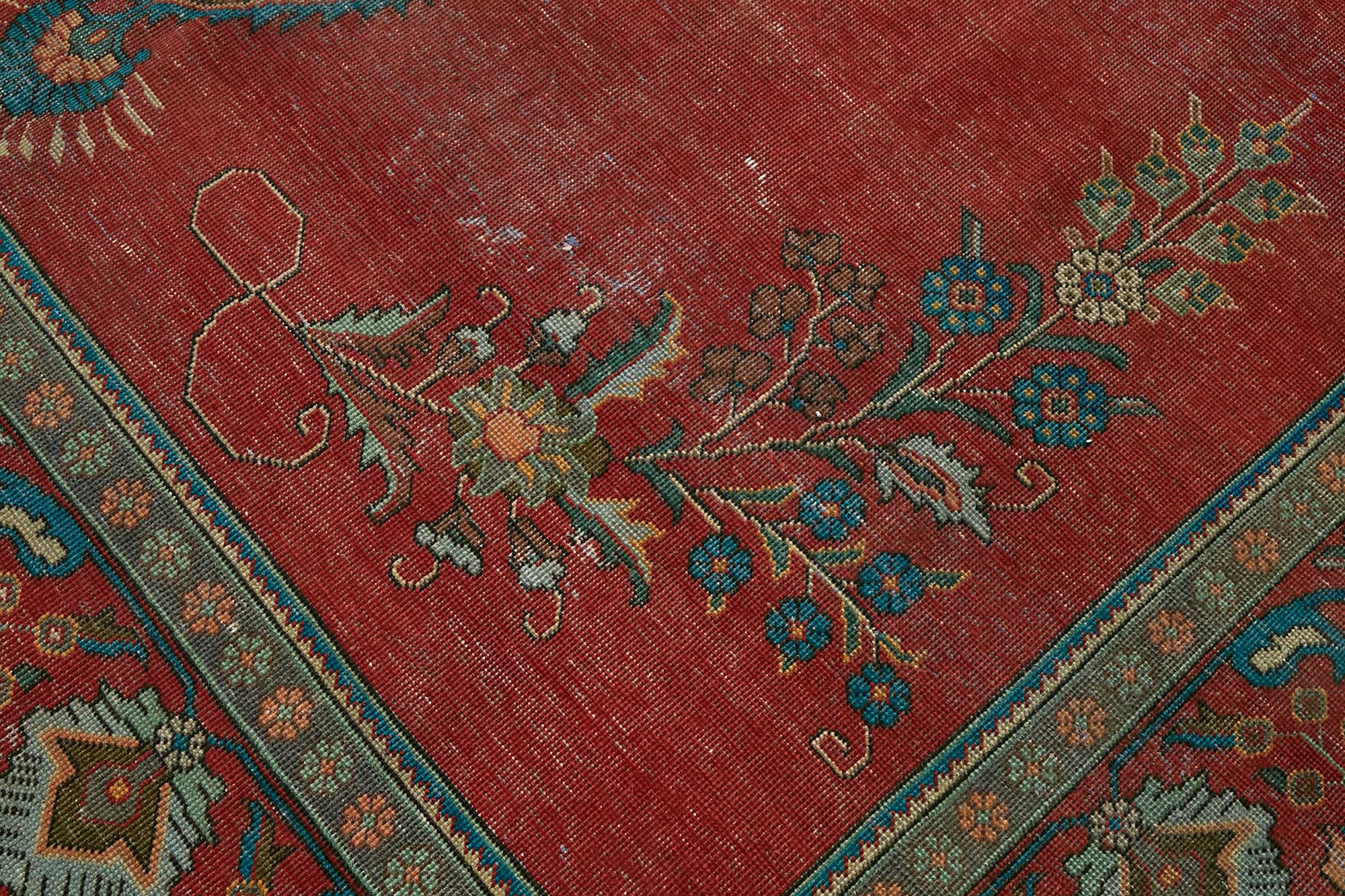 Carmine Persian — 2.91 x 3.84
