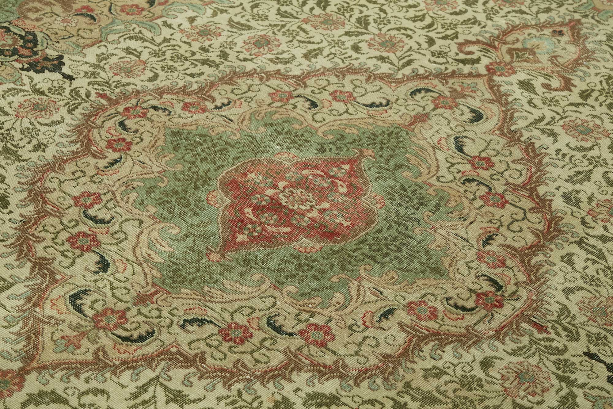 Ivory Persian — 2.94 x 3.85