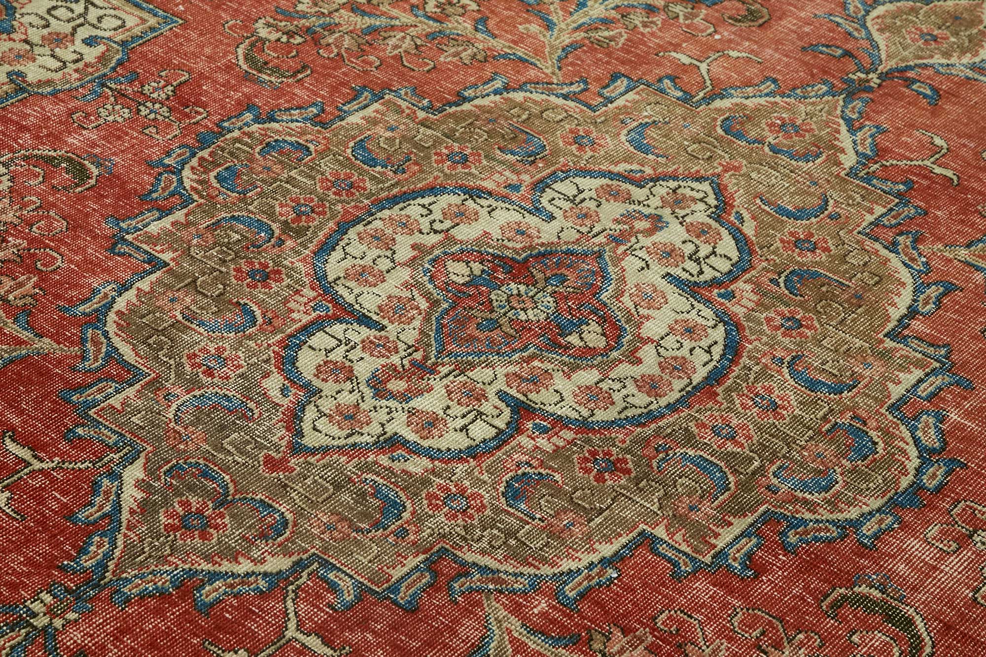 Vermillion Persian — 2.85 x 3.67