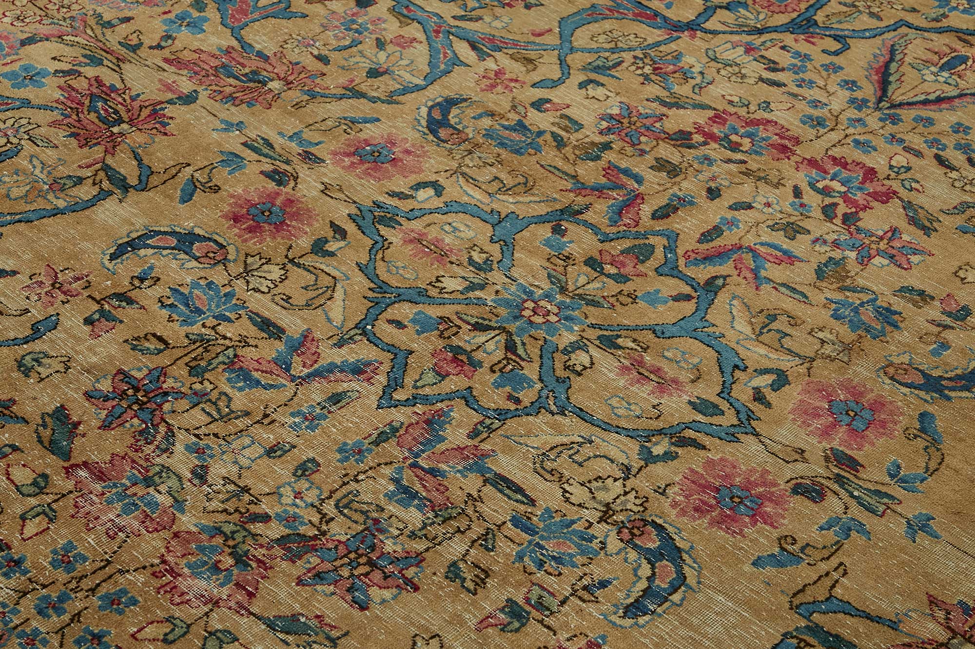Pearl Persian — 2.91 x 3.57