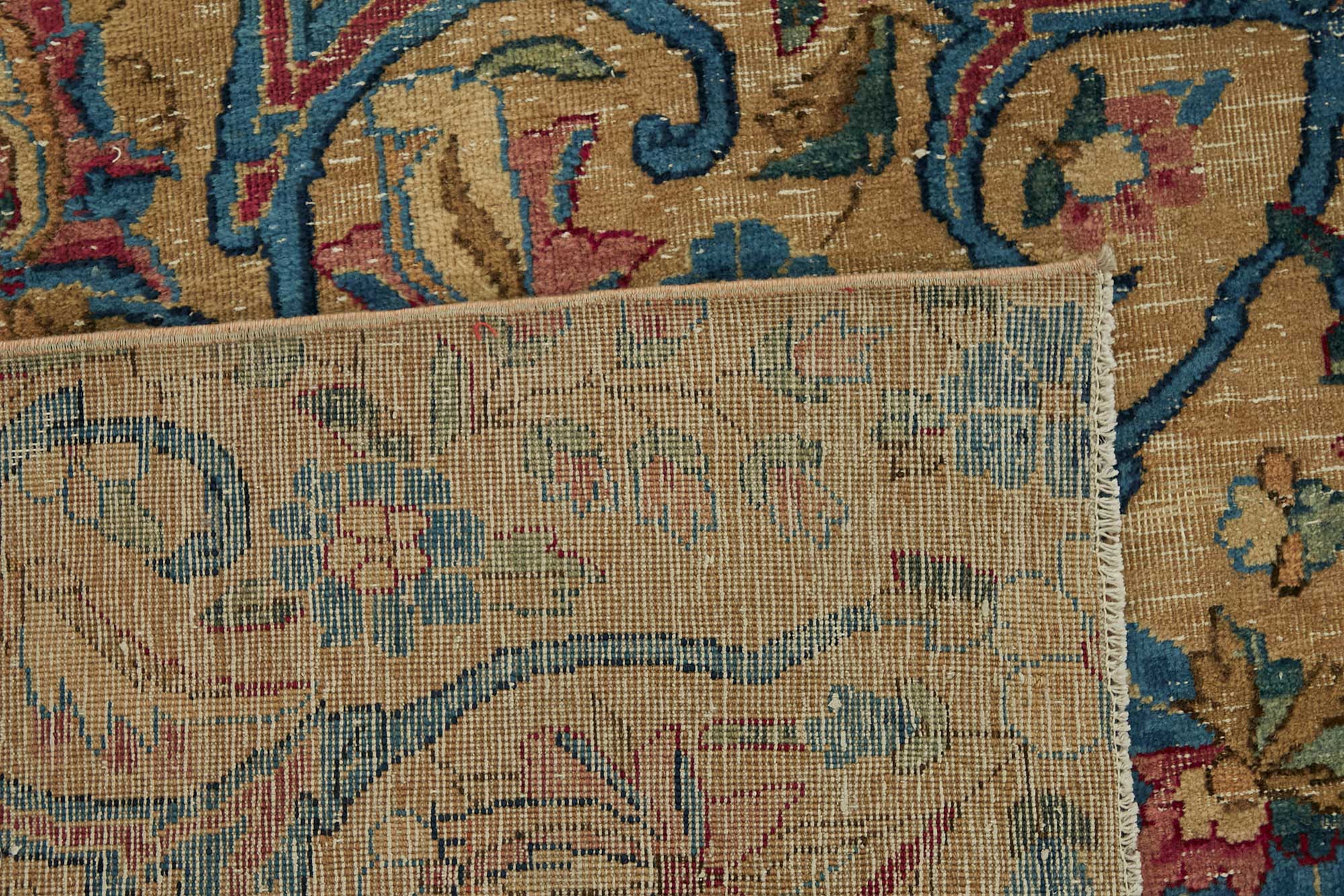Pearl Persian — 2.91 x 3.57