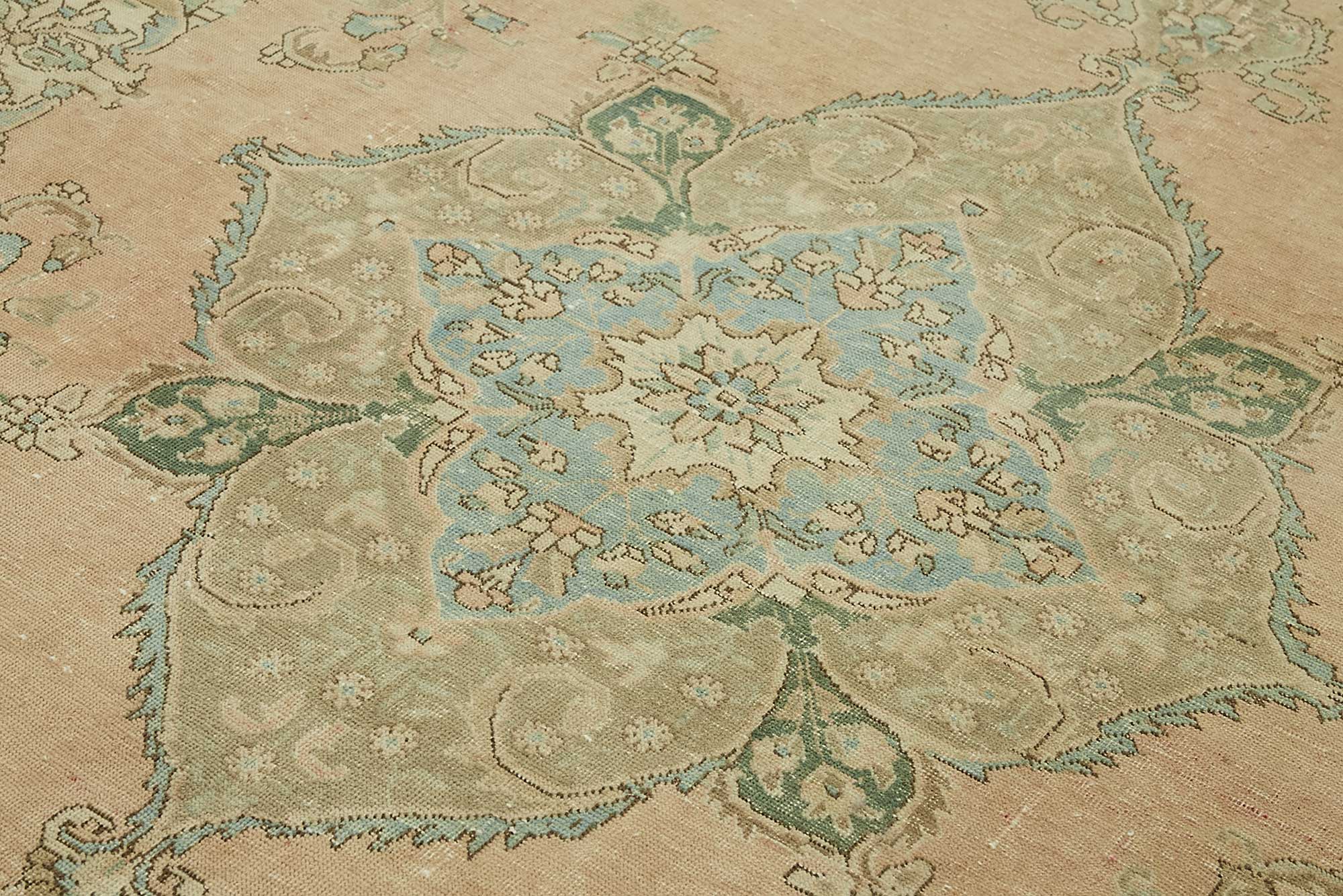 Bisque Persian — 2.88 x 3.85