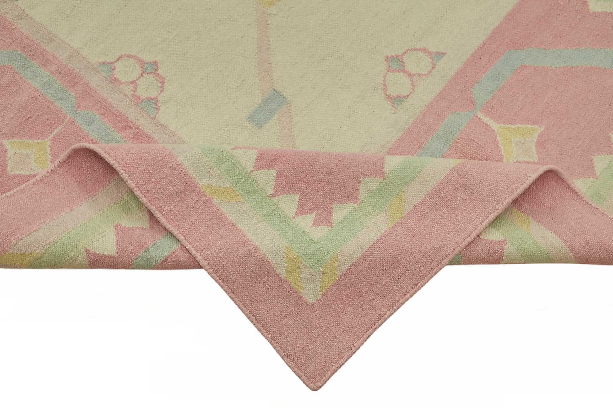 Multicolor Scandinavian — 2.92 x 4.15
