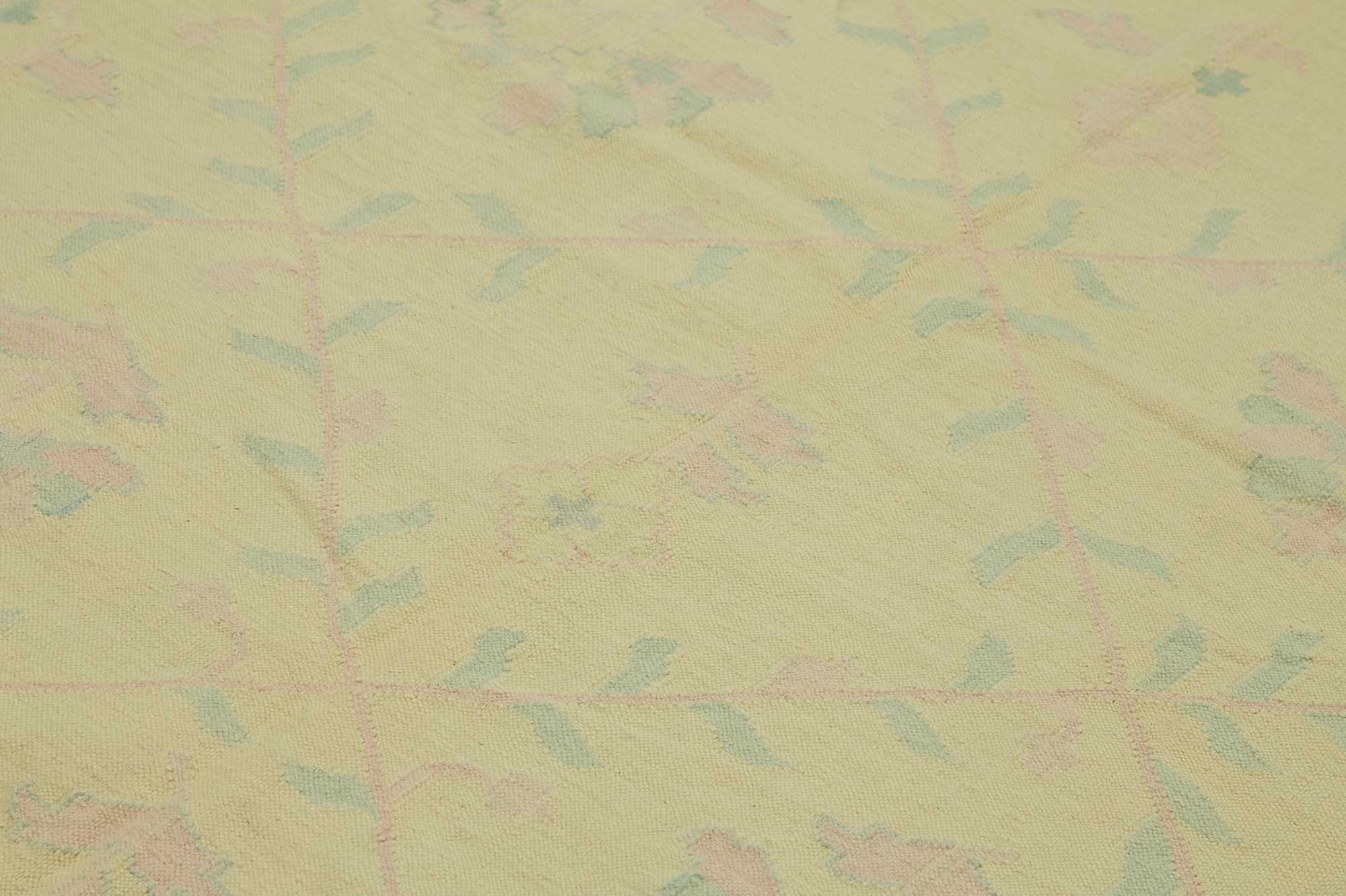 Multicolor Scandinavian — 2.60 x 3.58