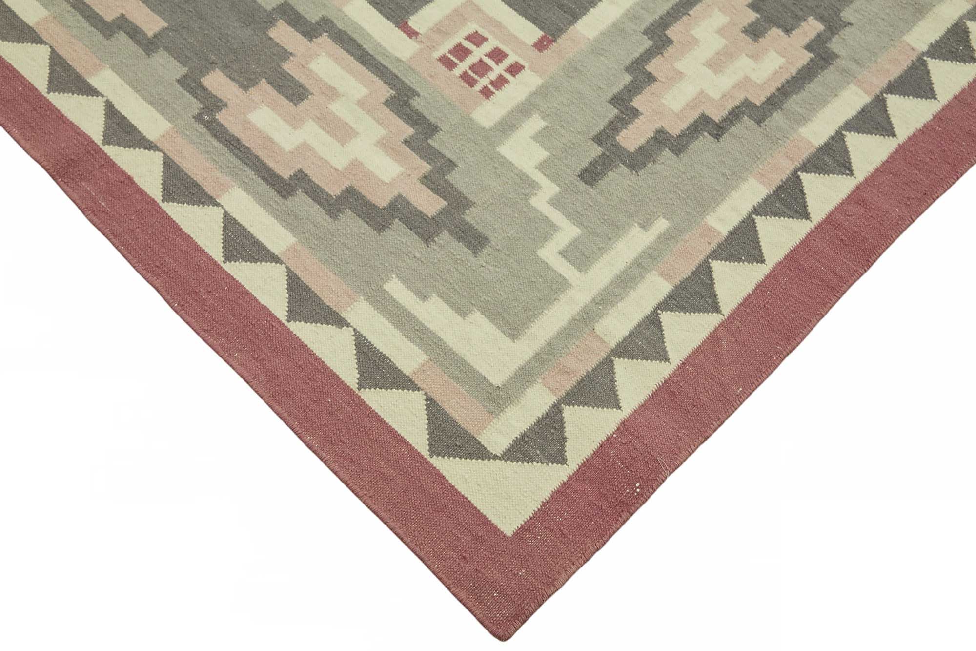 Multicolor Scandinavian — 2.93 x 4.06
