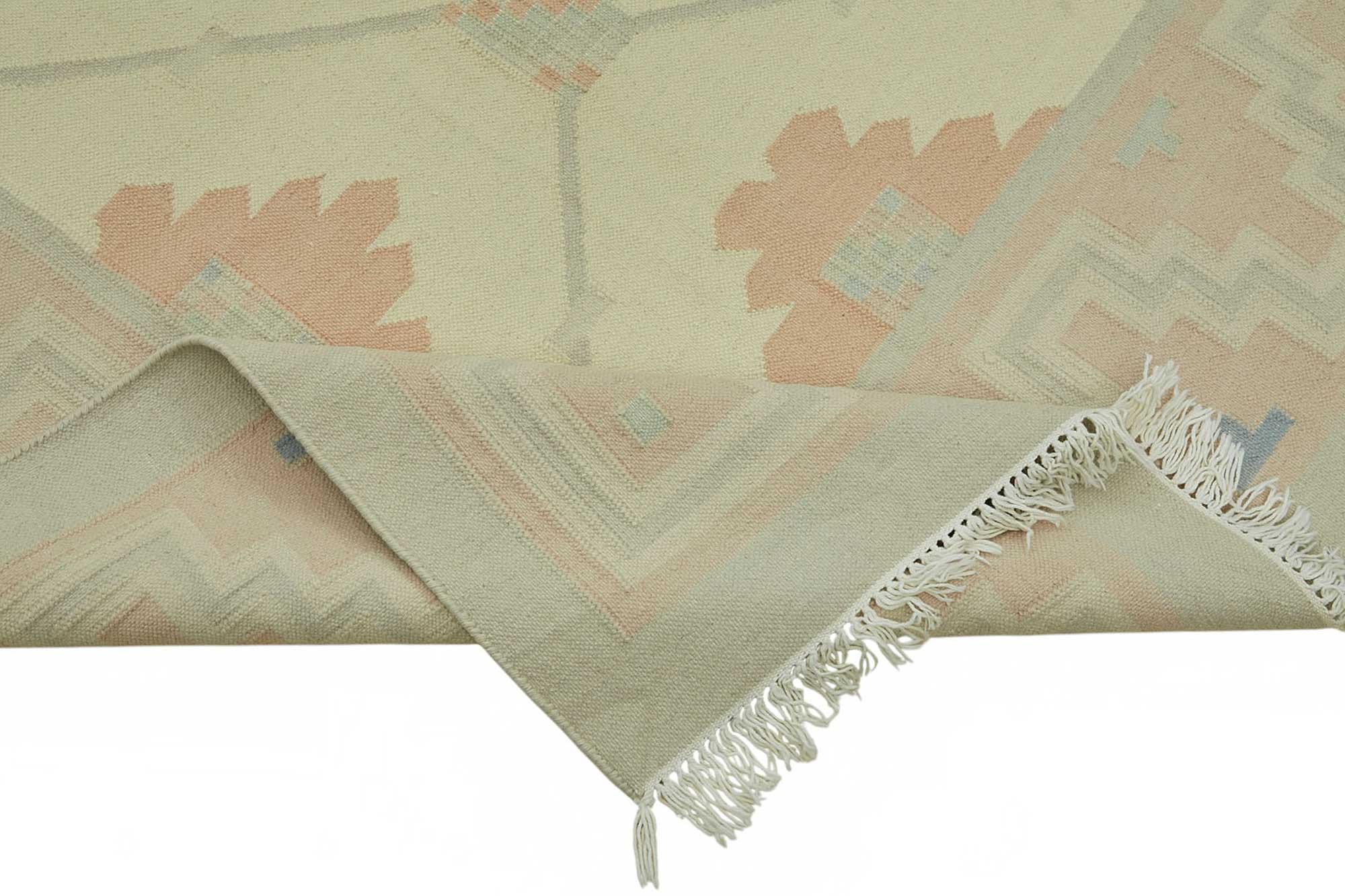 Beige Scandinavian — 2.71 x 3.61