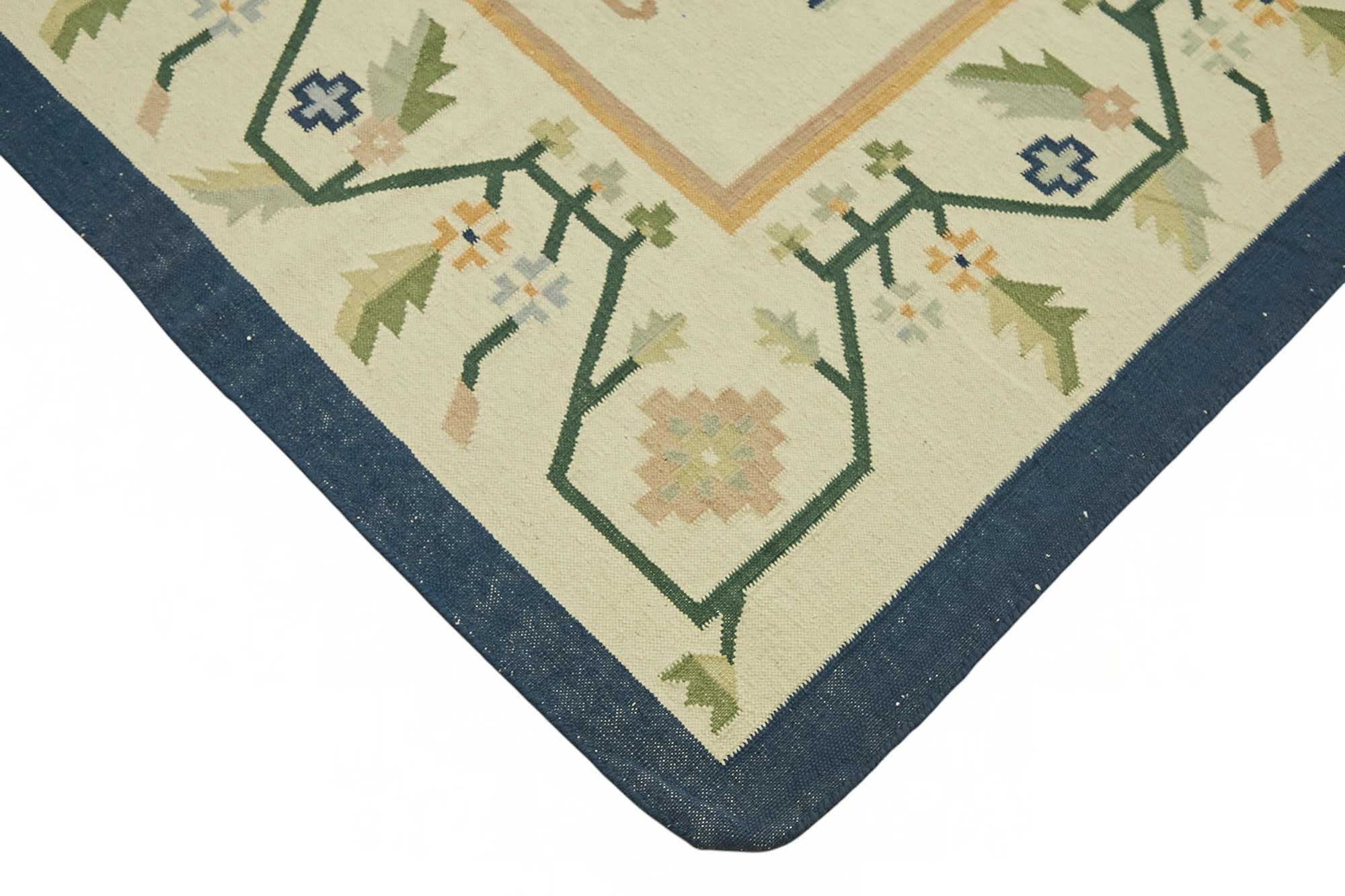 Beige Scandinavian — 3.02 x 4.12