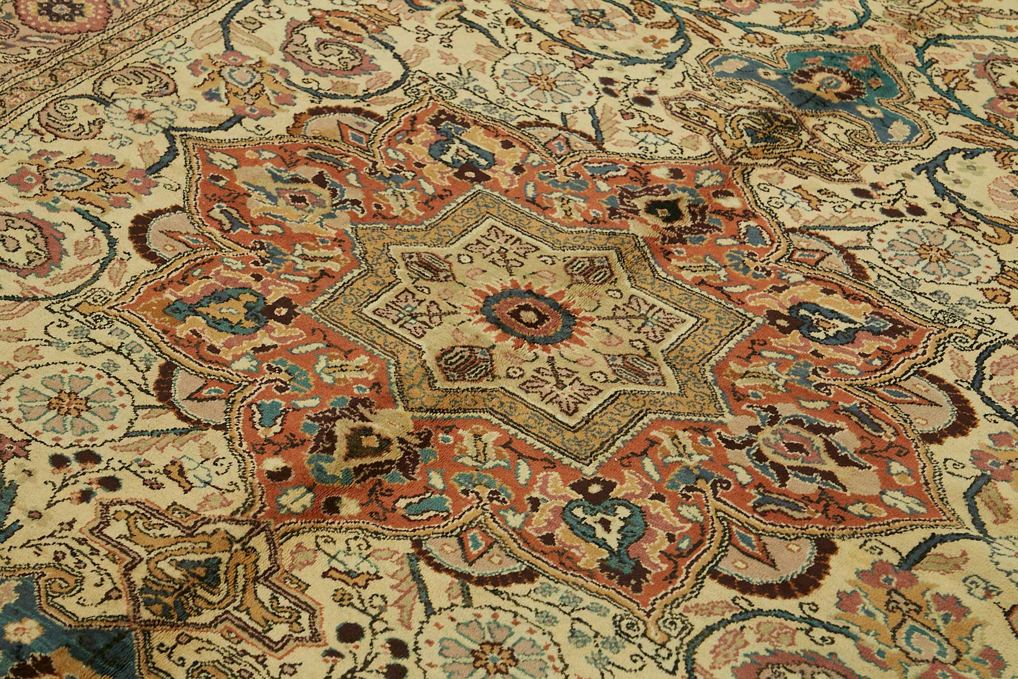 Ivory Kayseri — 2.02 x 2.88