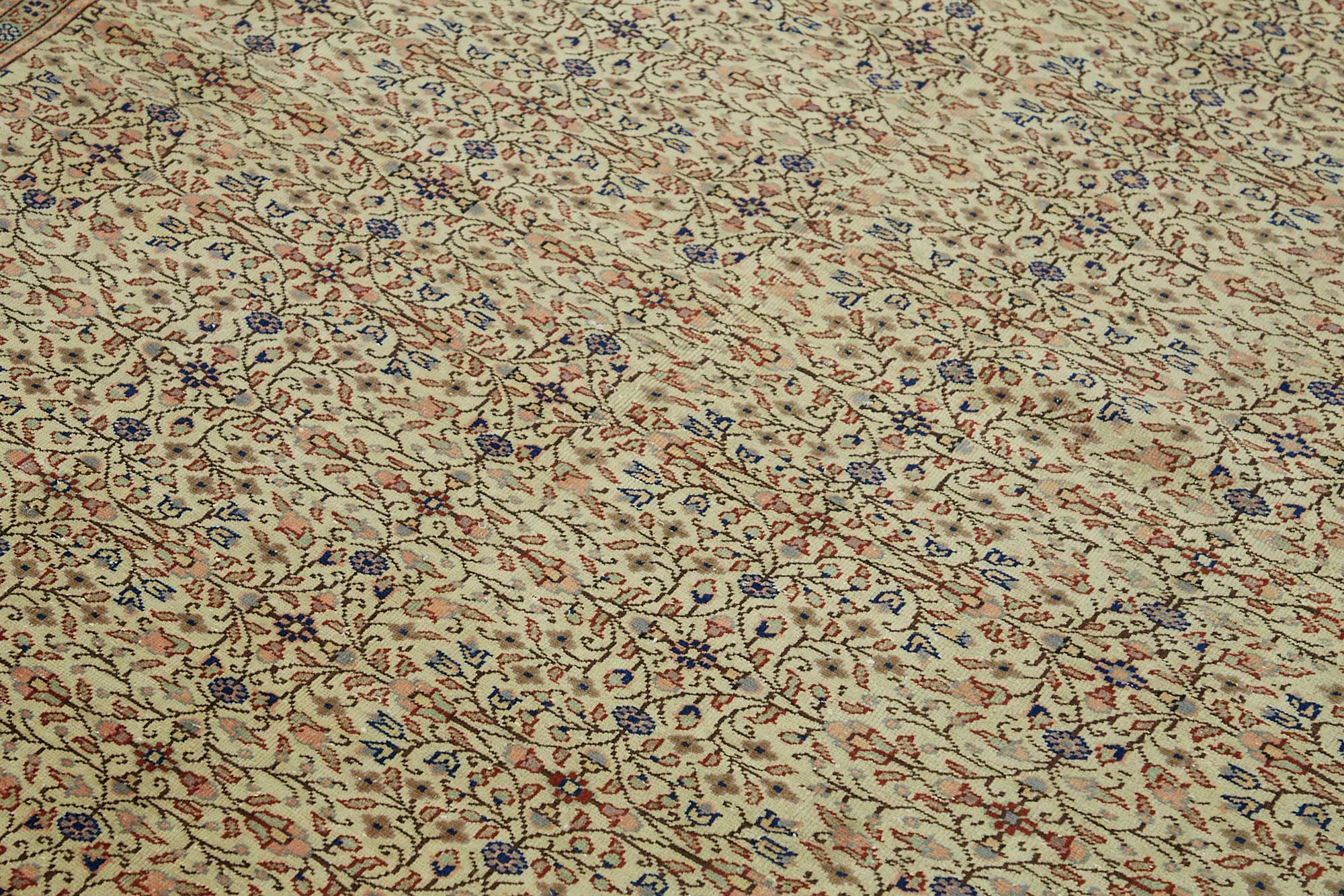 Bisque Kayseri — 1.95 x 2.95