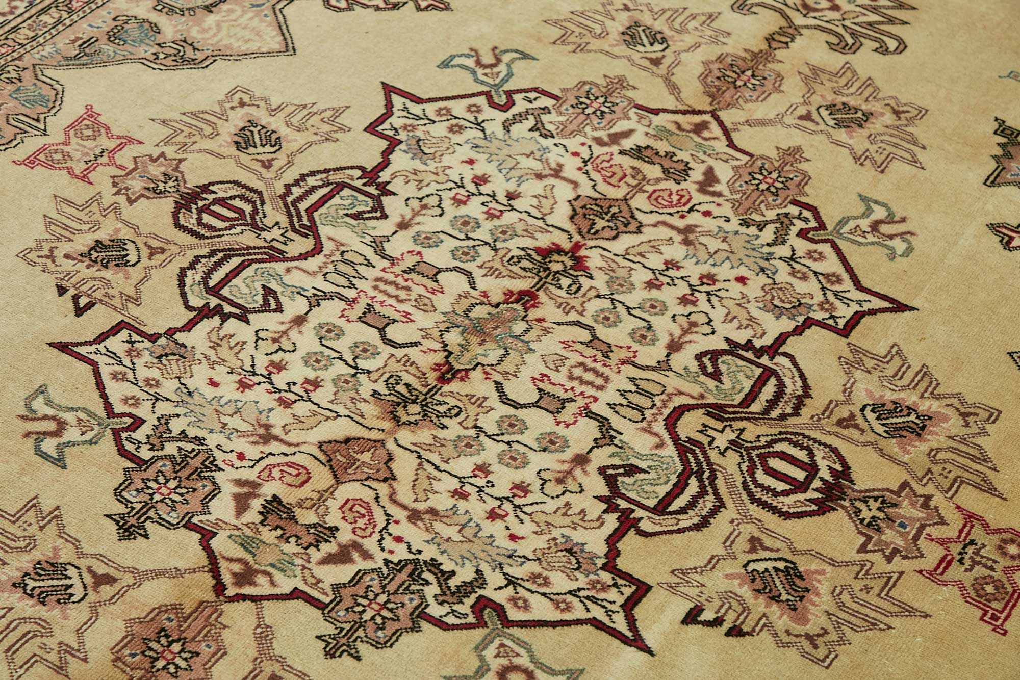 Linen Kayseri — 1.97 x 2.87