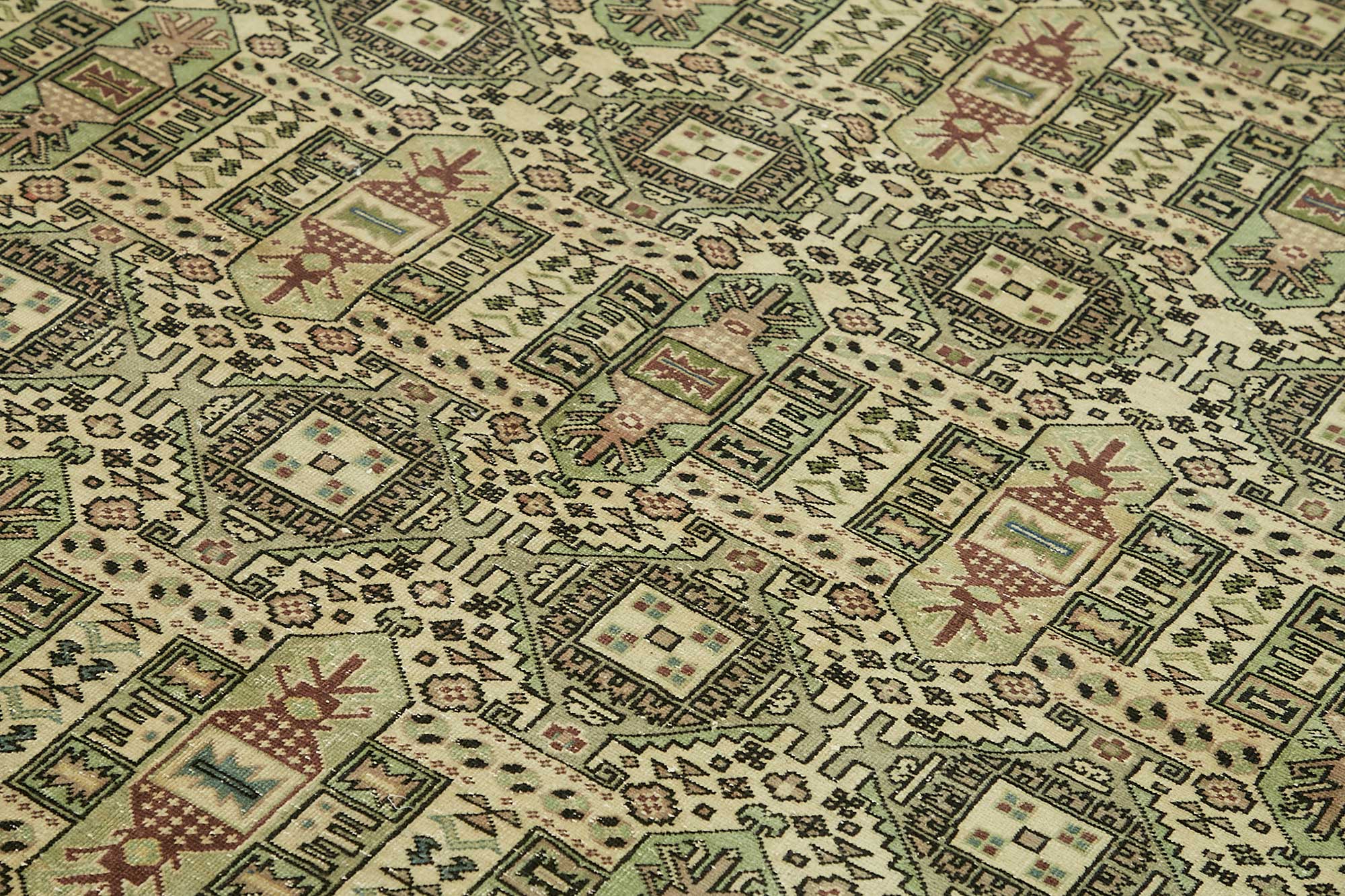 Parchment Kayseri — 2.02 x 2.97