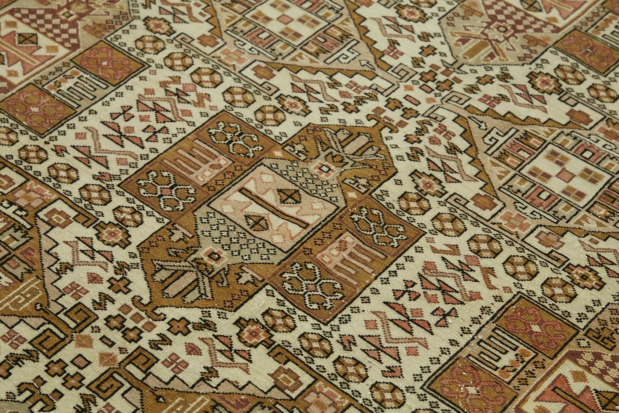Linen Kayseri — 1.98 x 2.95