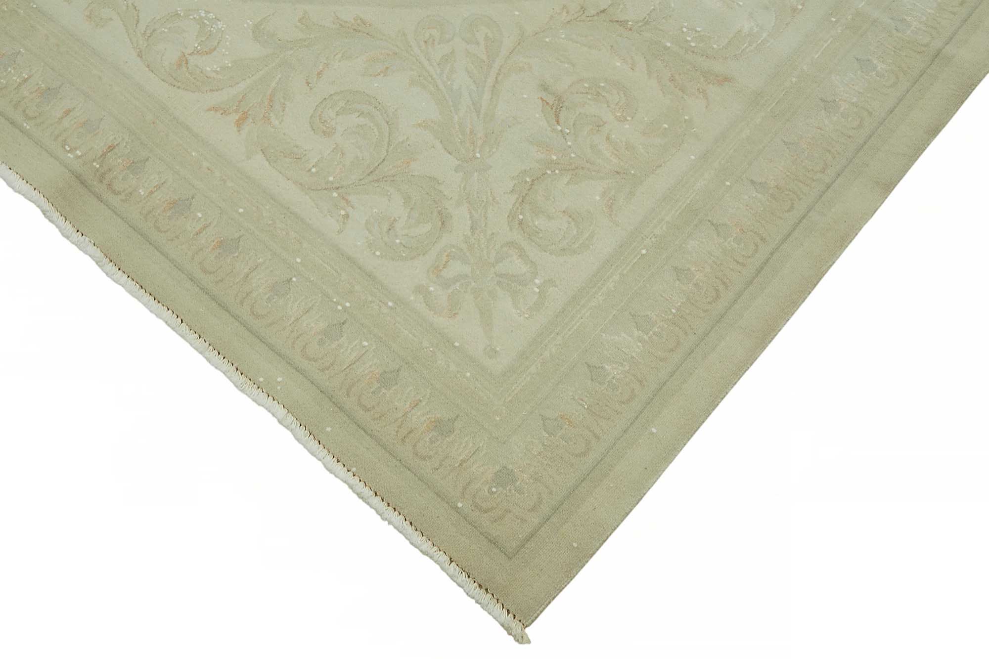 Bisque Persian — 2.58 x 3.41