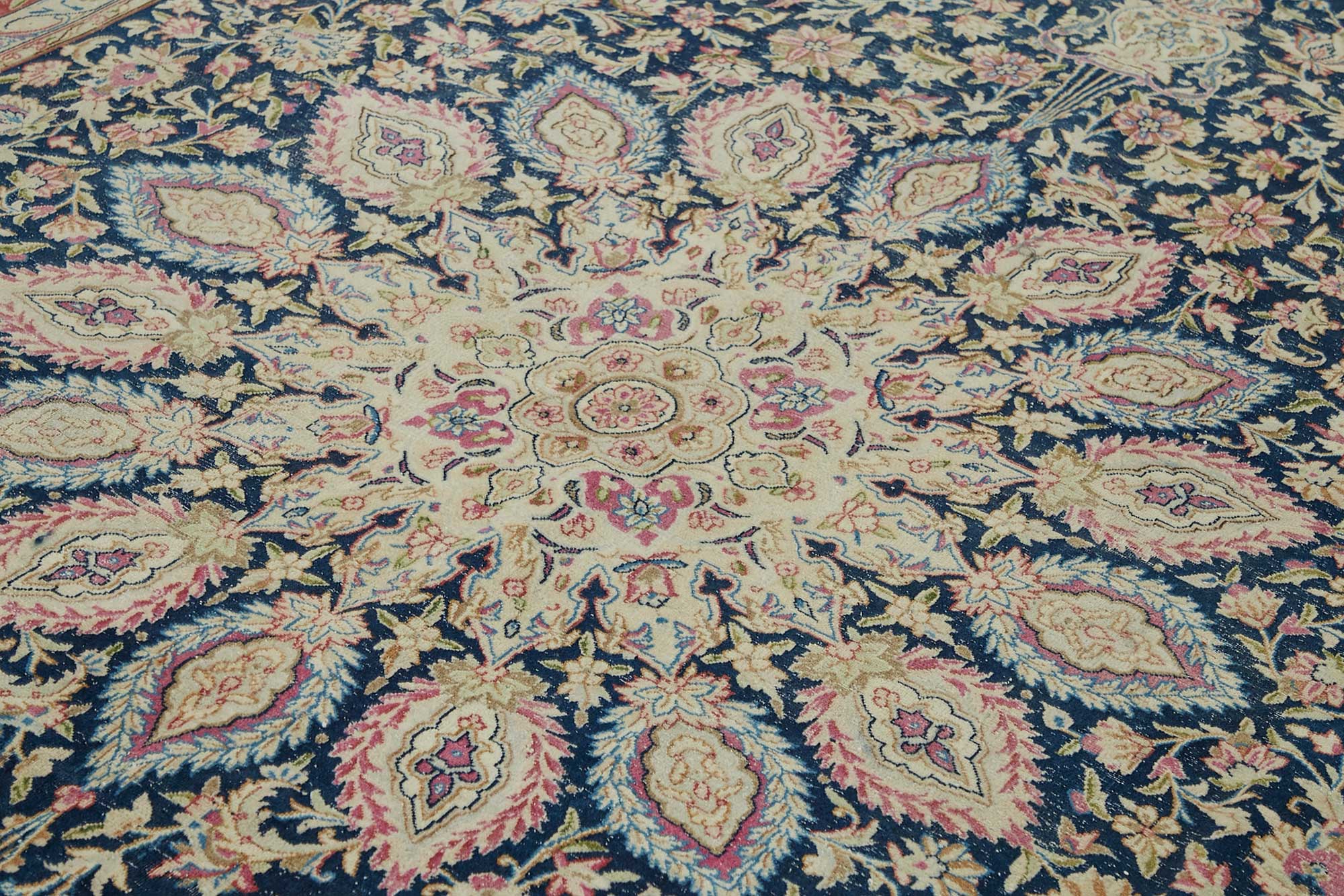 Champagne Persian — 2.87 x 3.77