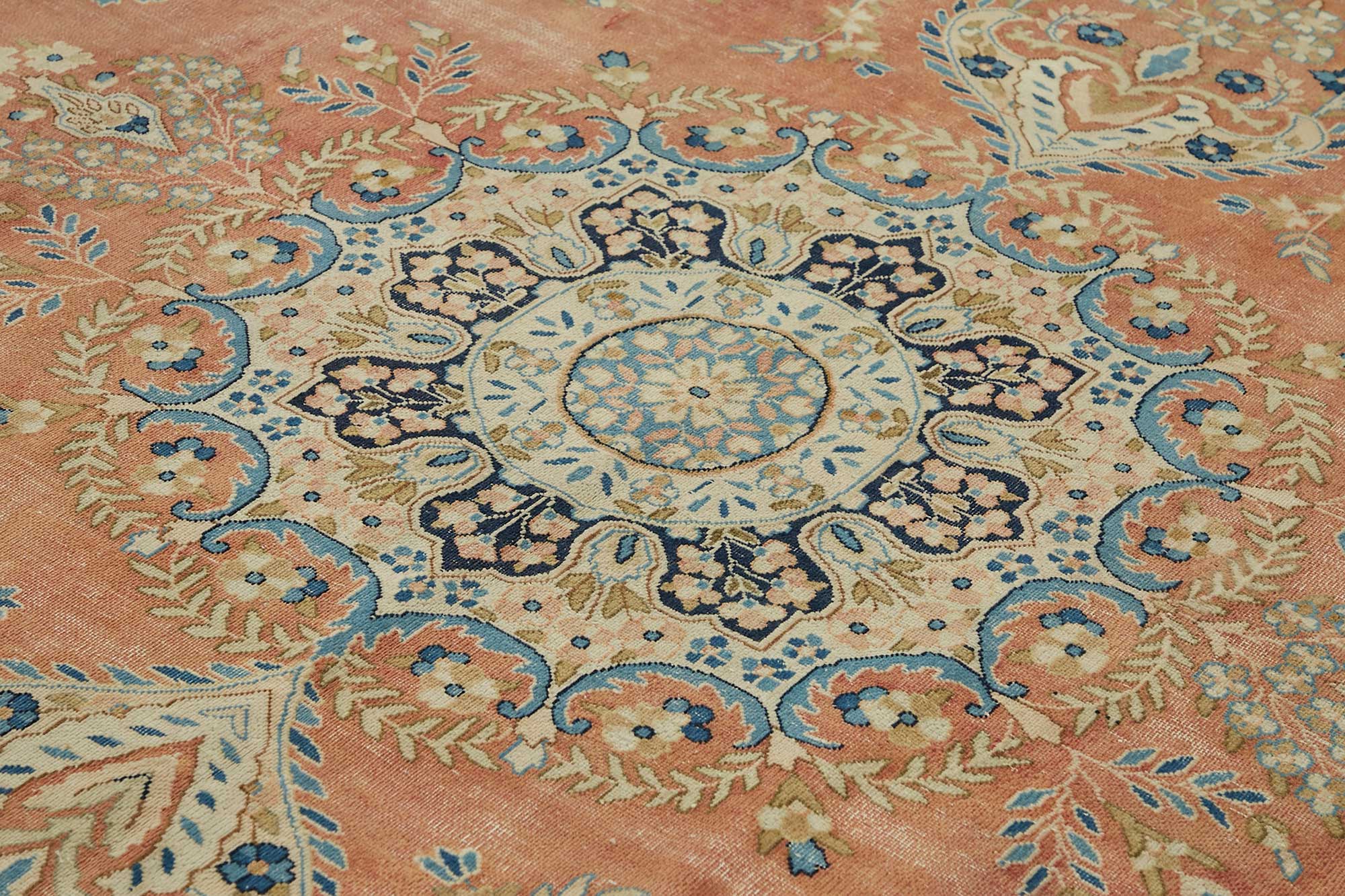 Alabaster Persian — 2.78 x 3.96