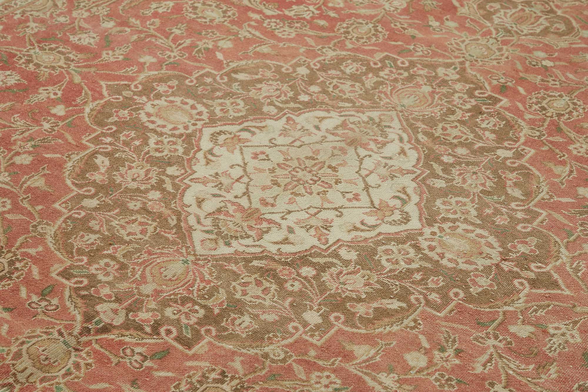 Champagne Persian — 2.93 x 3.93