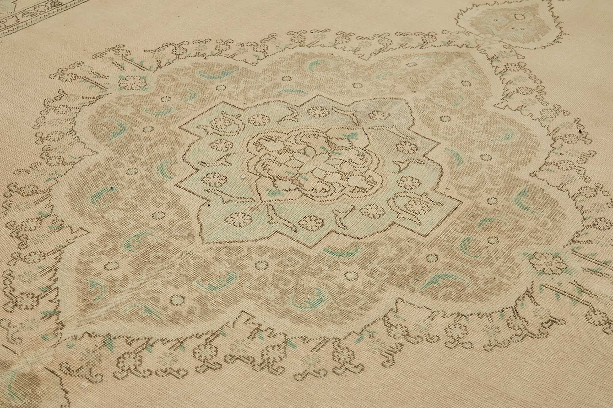 Alabaster Persian — 2.90 x 3.85